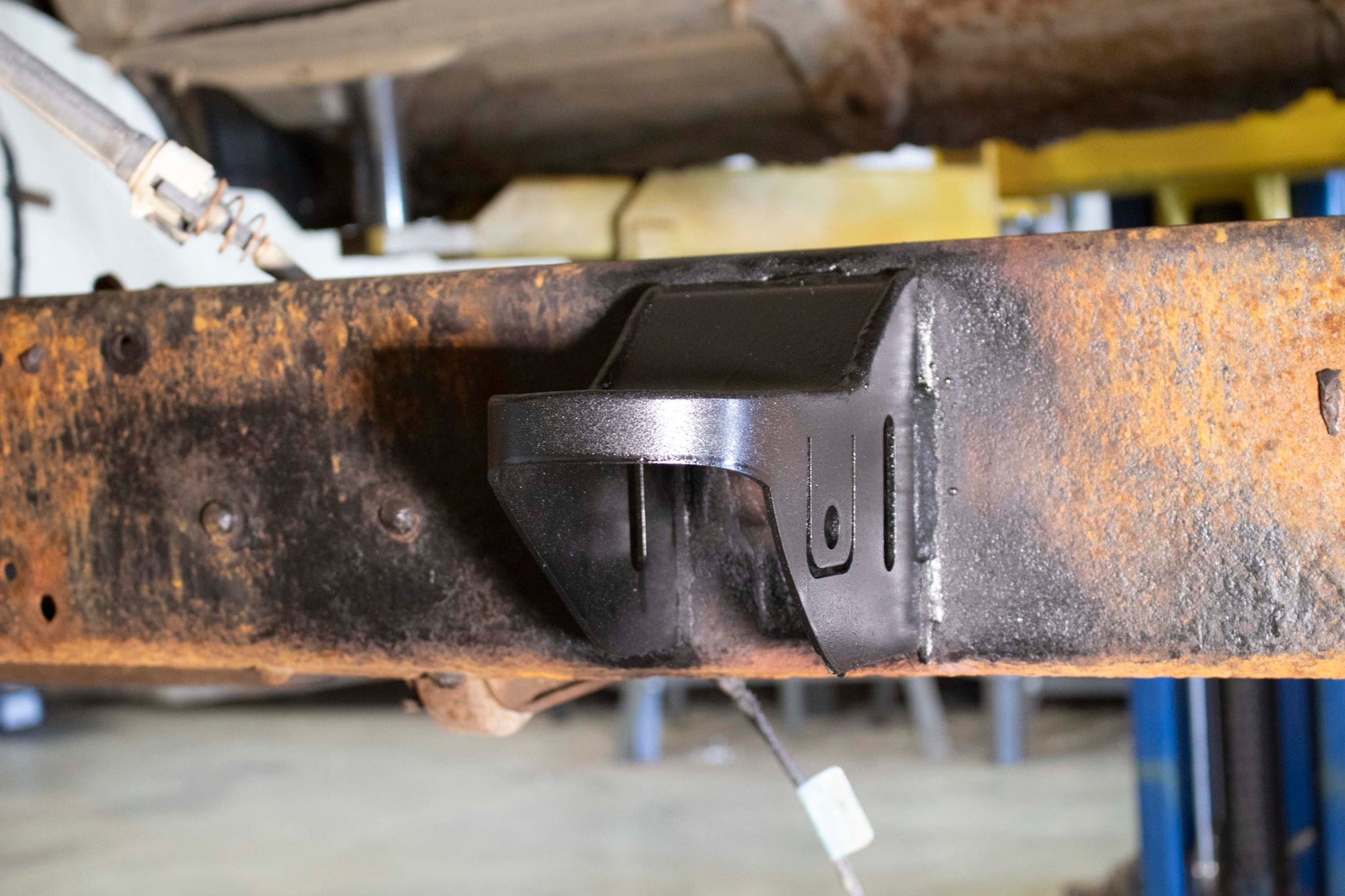 1999-2013 Chevy Silverado & GMC Sierra 1500/2500 Front Cab Mount RB7324 Rust Buster Frameworks-4