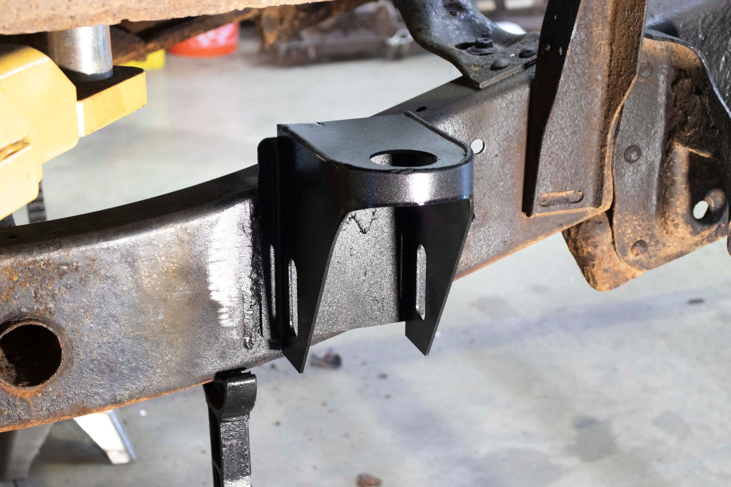 1999-2013 Chevy/GMC Silverado/Sierra 1500/2500 Rear Cab Mount RB7326 Rust Buster Frameworks-3