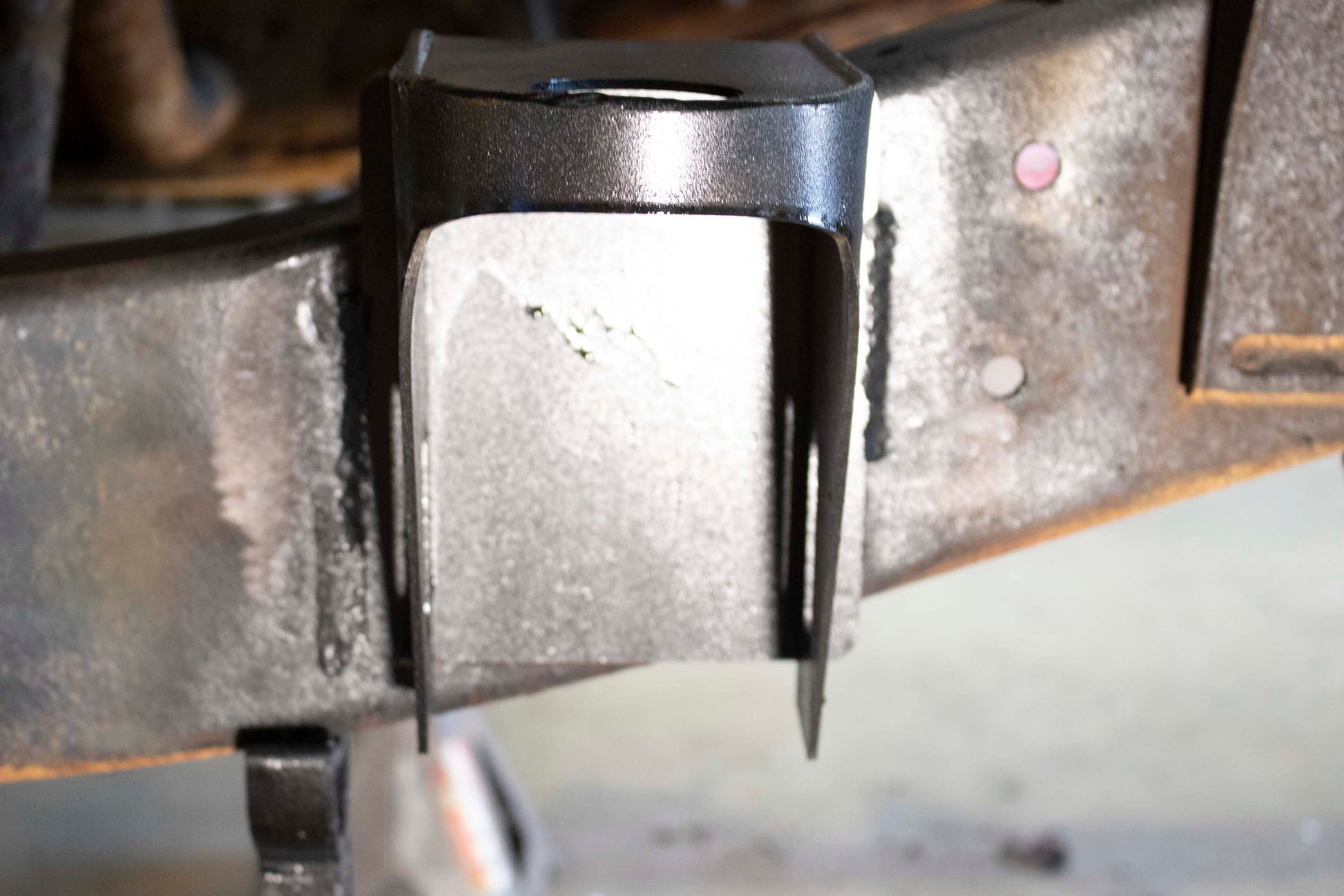 1999-2013 Chevy/GMC Silverado/Sierra 1500/2500 Rear Cab Mount RB7326 Rust Buster Frameworks-4