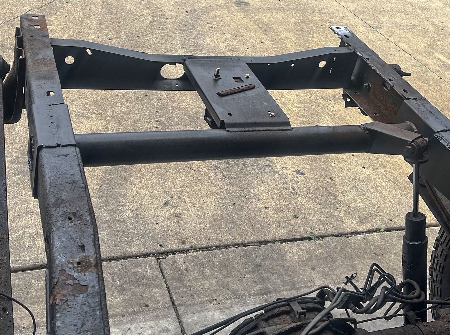 1999-2006 Chevy Silverado 1500 Replacement Crossmember RB7331 Rust Buster Frameworks-8