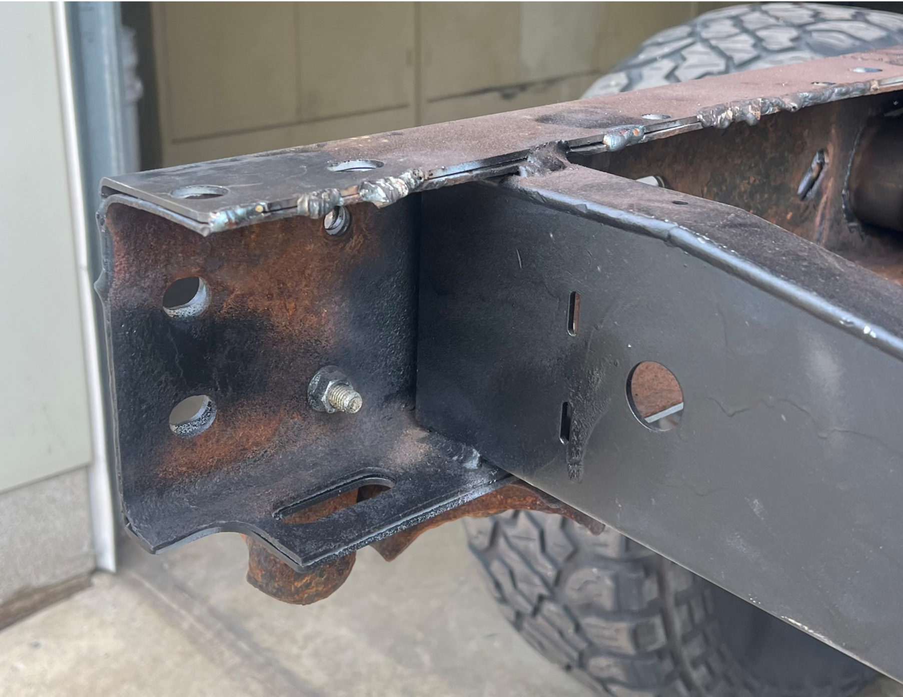 1999-2006 Chevy Silverado 1500 Replacement Crossmember RB7331 Rust Buster Frameworks-10