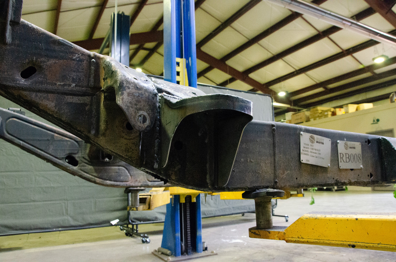 14-18 Chevy/GMC 1500 Crew Cab 5.8 Foot Bed 4x4 Rear Cab Mount - Right Rust Buster Frameworks-5