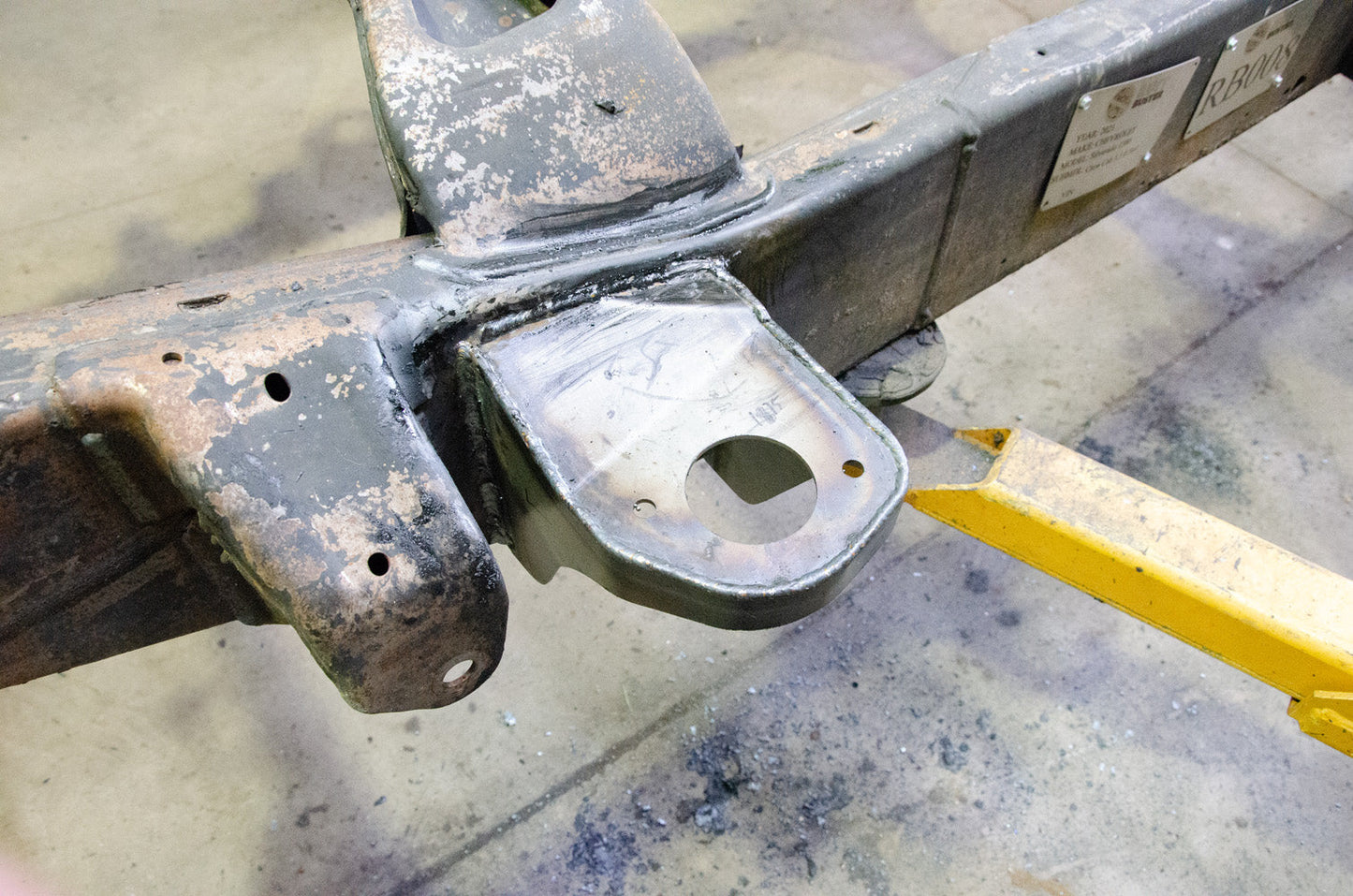 Rust Buster Frameworks 14-18 Chevy/GMC 1500 Crew Cab 5.8 Foot Bed 4x4 Rear Cab Mount - Right Rust Buster Frameworks