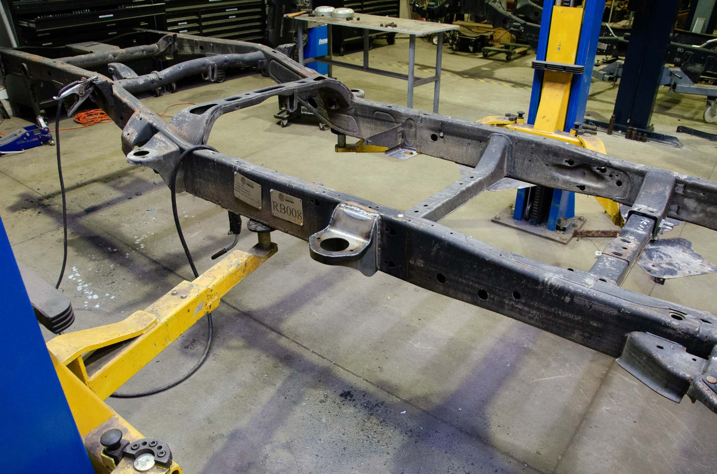 Rust Buster Frameworks 14-18 Chevy/GMC 1500 Crew Cab 5.8 Foot Bed 4x4 Center Cab Mount - Left Rust Buster Frameworks