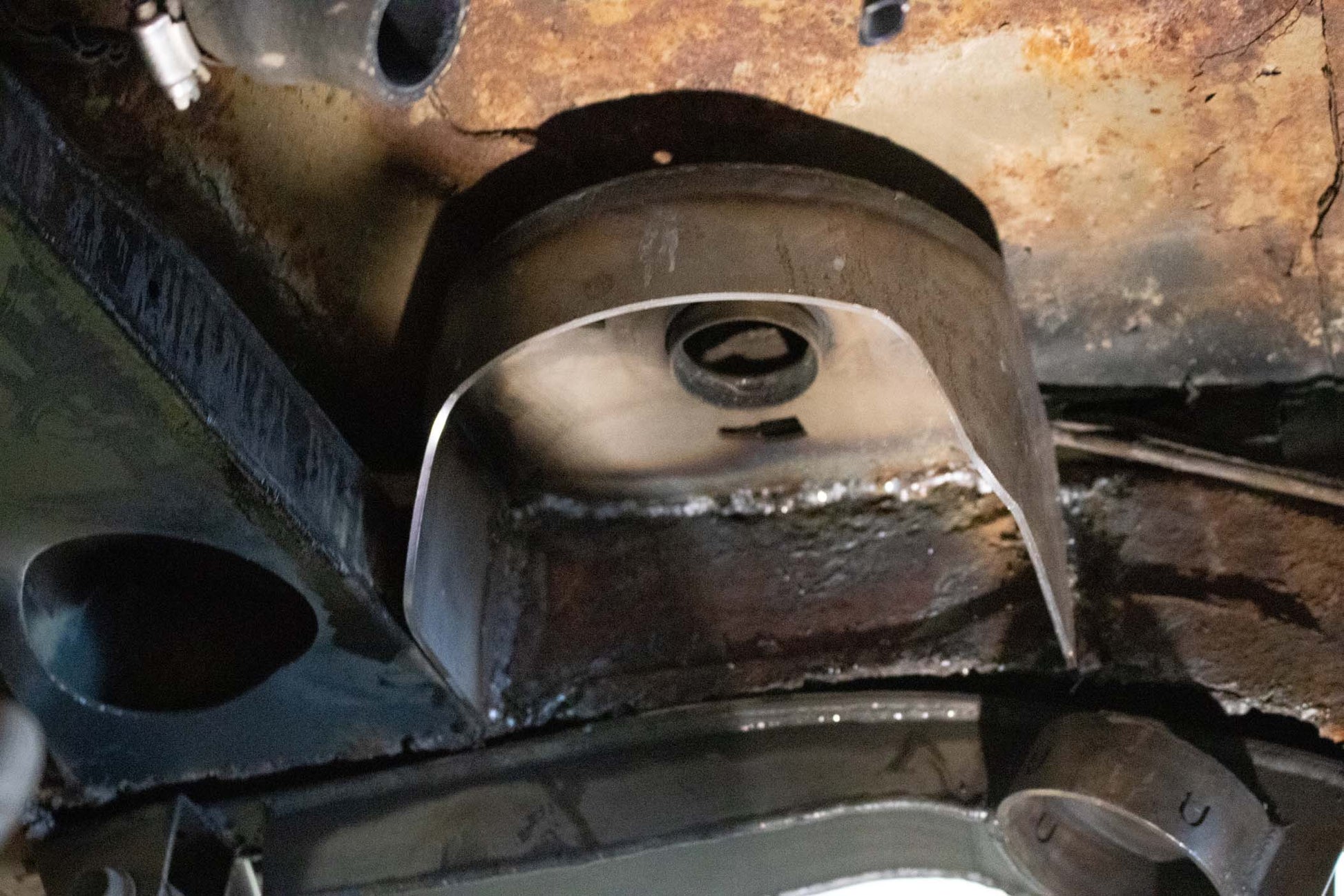 Rust Buster Frameworks Rear Upper Coil Spring Bucket For Avalanche/Suburban/Yukon Driver Side Rust Buster Frameworks