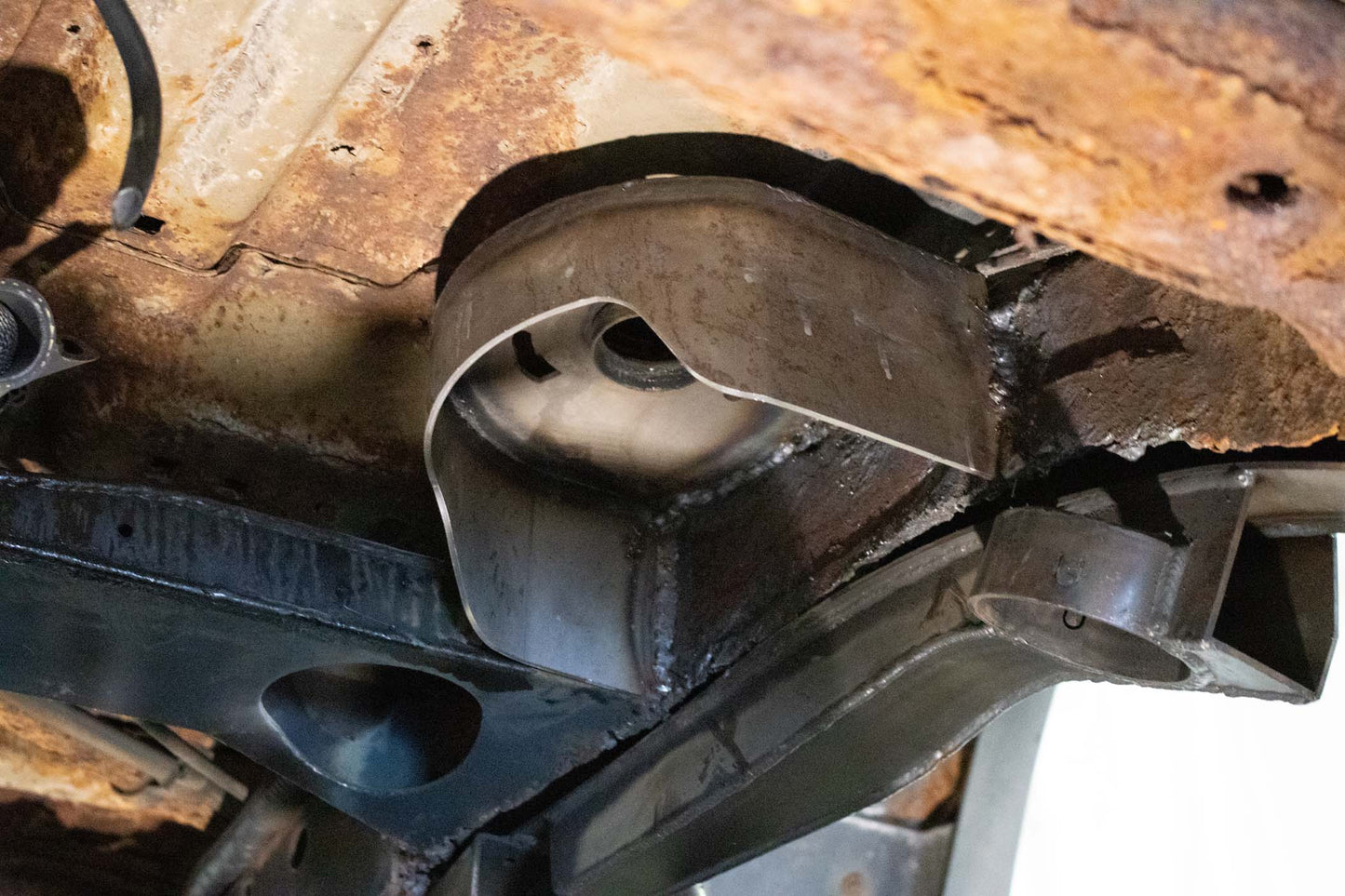 Rust Buster Frameworks Rear Upper Coil Spring Bucket For Avalanche/Suburban/Yukon Driver Side Rust Buster Frameworks