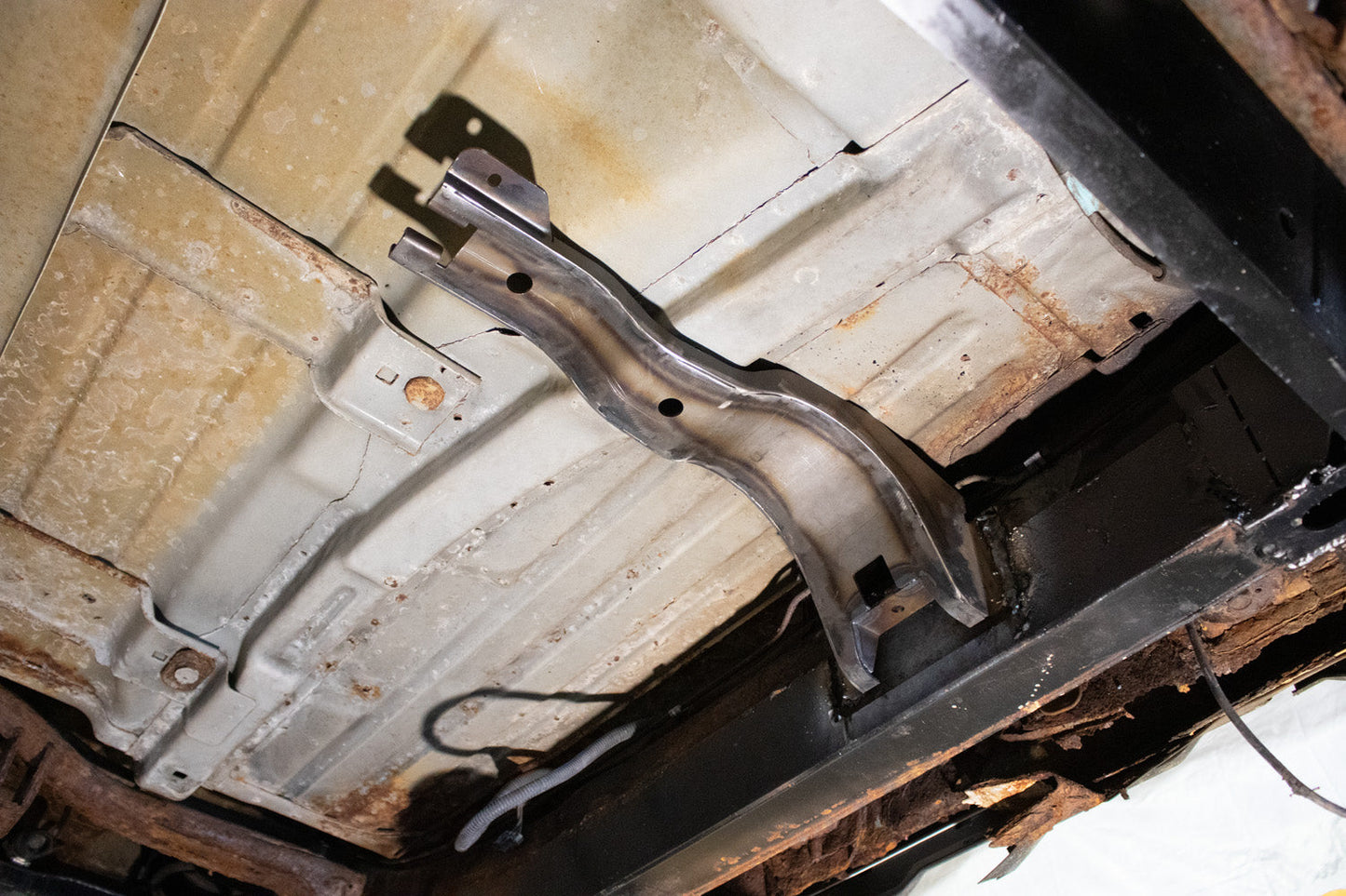 Rust Buster Frameworks Front Fuel Tank Support Bracket For Avalanche/Suburban/Yukon Rust Buster Frameworks