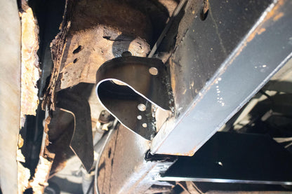 Center Body Frame Mount For Avalanche/Suburban/Yukon Rust Buster Frameworks-5