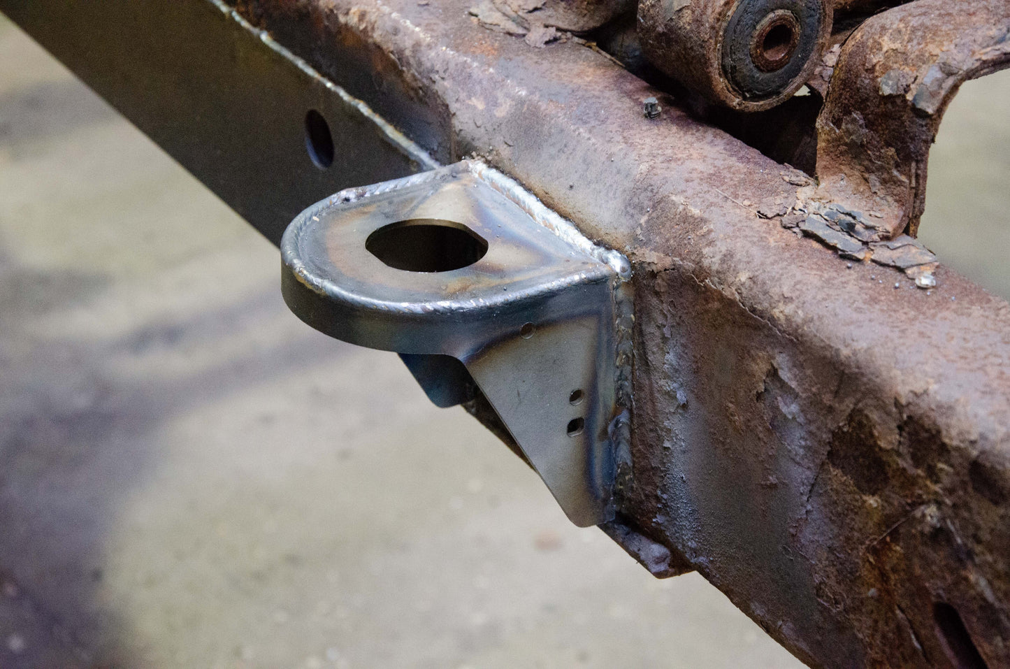 Center Body Mount For 2002-2009 Chevy Trailblazer Rust Buster Frameworks-7