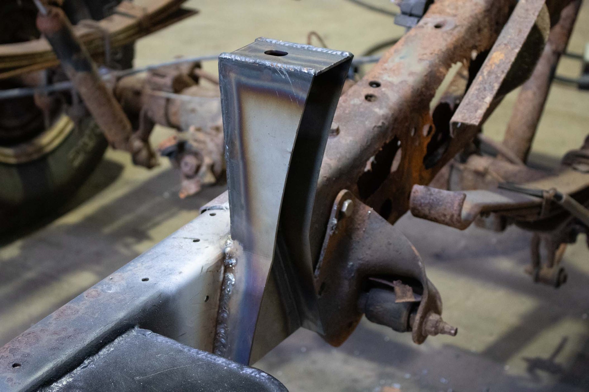 Rust Buster Frameworks Rust Buster Front Bed Mount For 1997-2004 Dodge Dakota RB7708