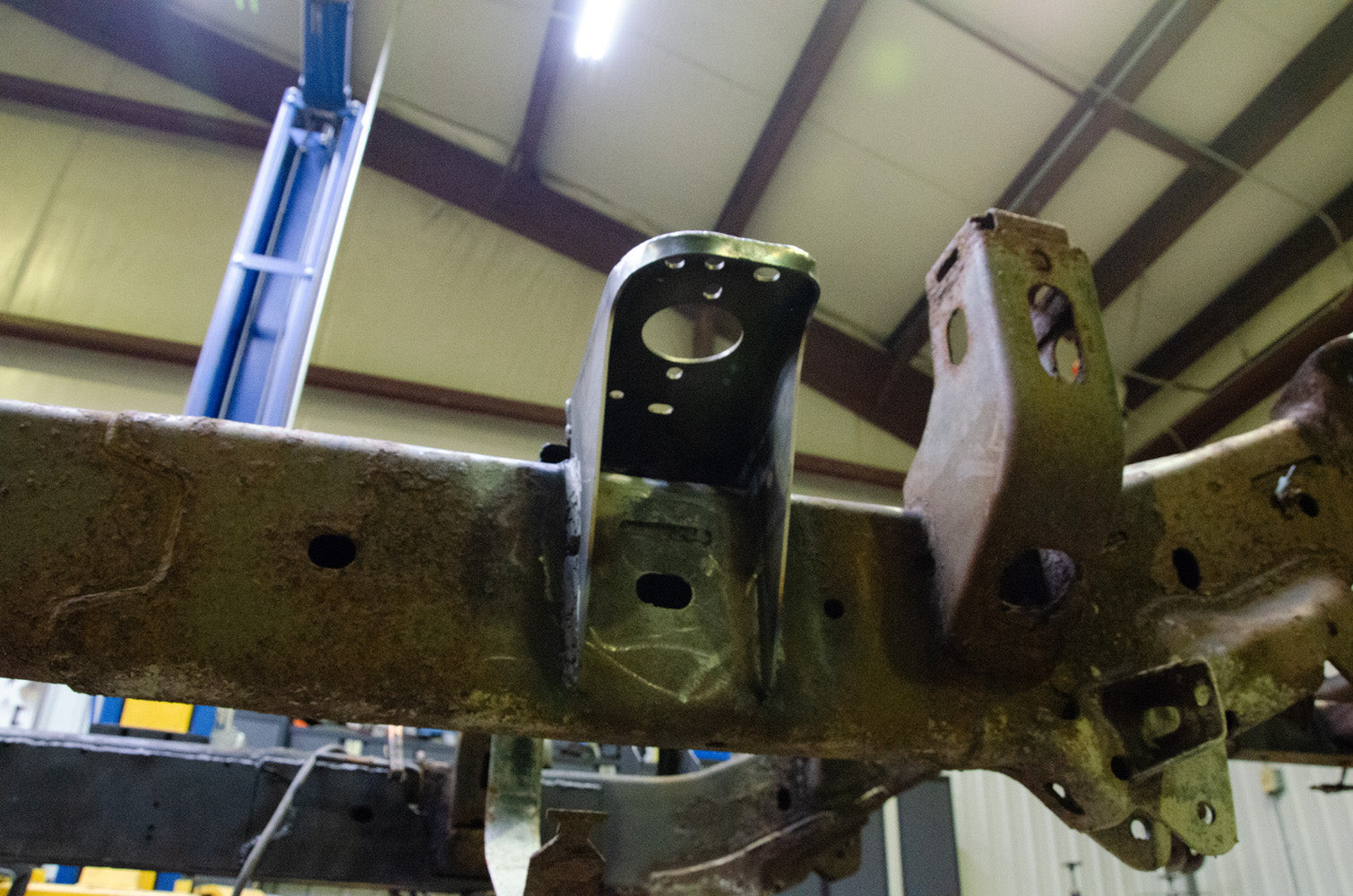 Rust Buster Frameworks 09-18 Dodge Ram 1500 Quad Cab 6.5 Foot Bed 4x4 Rear Cab Mount - Right Rust Buster Frameworks