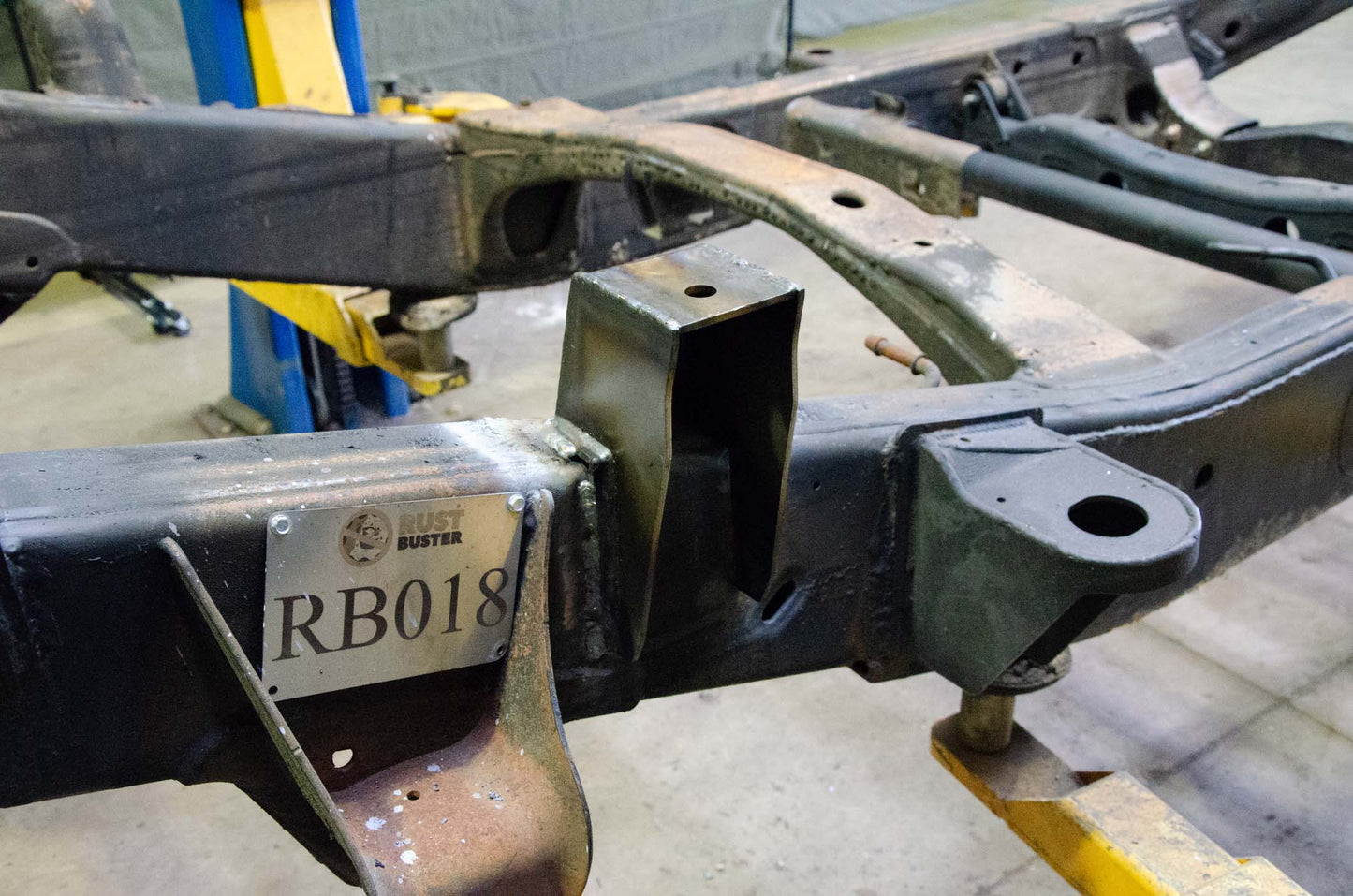 Rust Buster Frameworks 11-19 Chevy/GMC 2500HD Crew Cab 6.5 Foot Bed Front Bed Mount - Left Rust Buster Frameworks