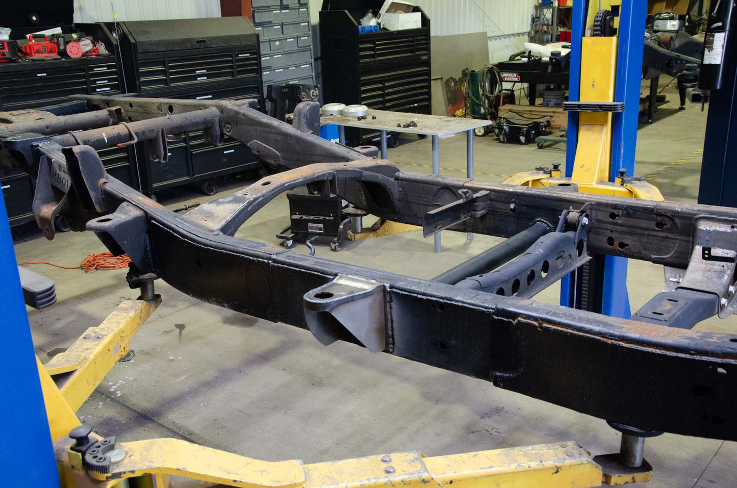 Rust Buster Frameworks Rust Buster Center Cab Mount For 2011-2018 GM HD Pickups RB7832