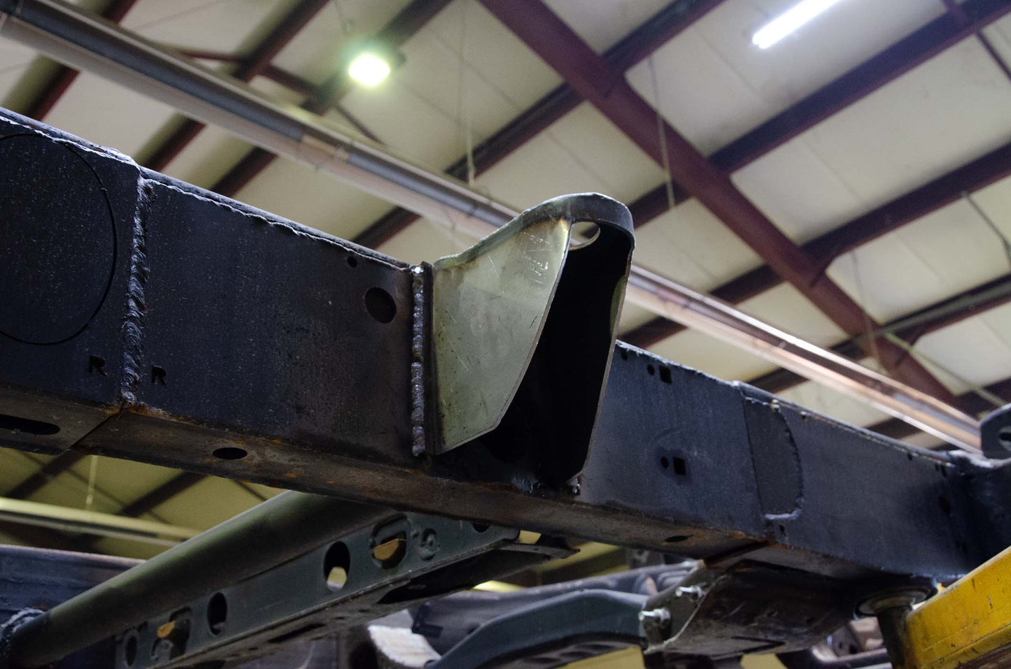 Rust Buster Frameworks Rust Buster Center Cab Mount For 2011-2018 GM HD Pickups RB7832