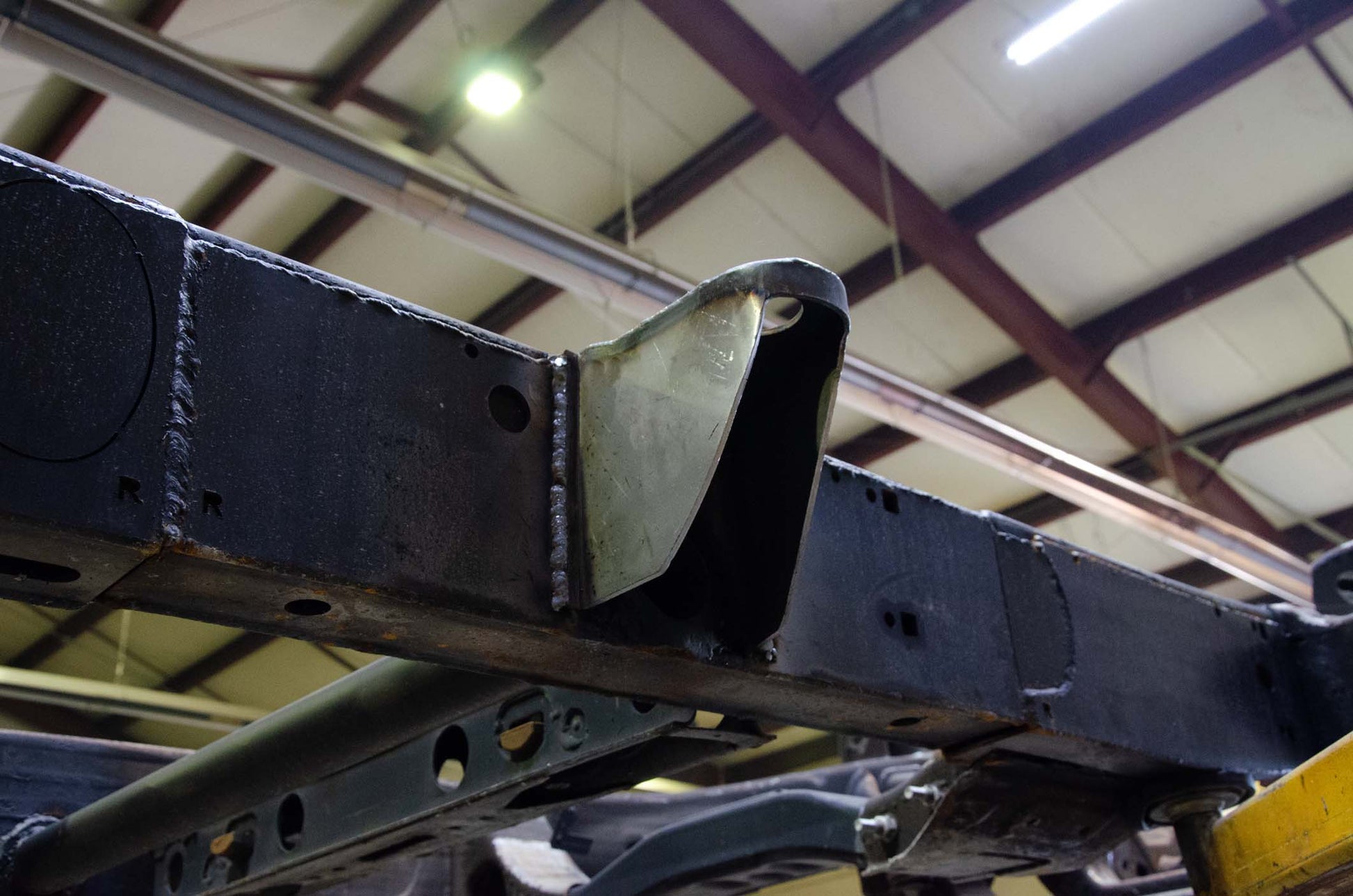 Rust Buster Frameworks Rust Buster Center Cab Mount For 2011-2018 GM HD Pickups RB7832