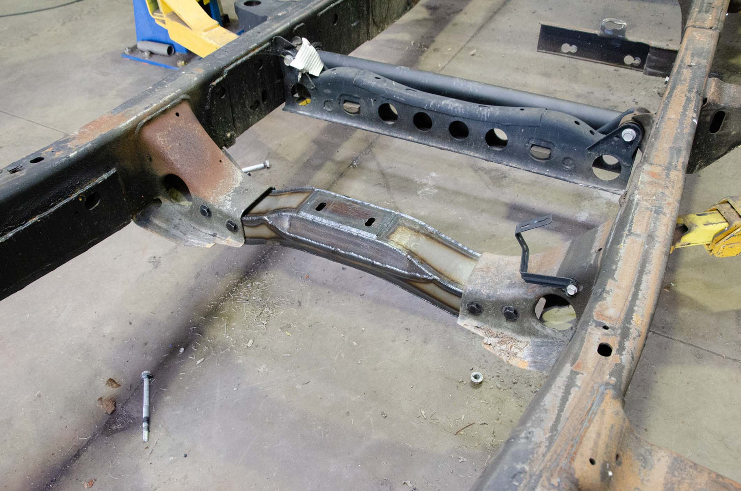 11-19 Chevy/GMC 2500HD Crew Cab 6.5 Foot Bed Transmission Crossmember Rust Buster Frameworks-3