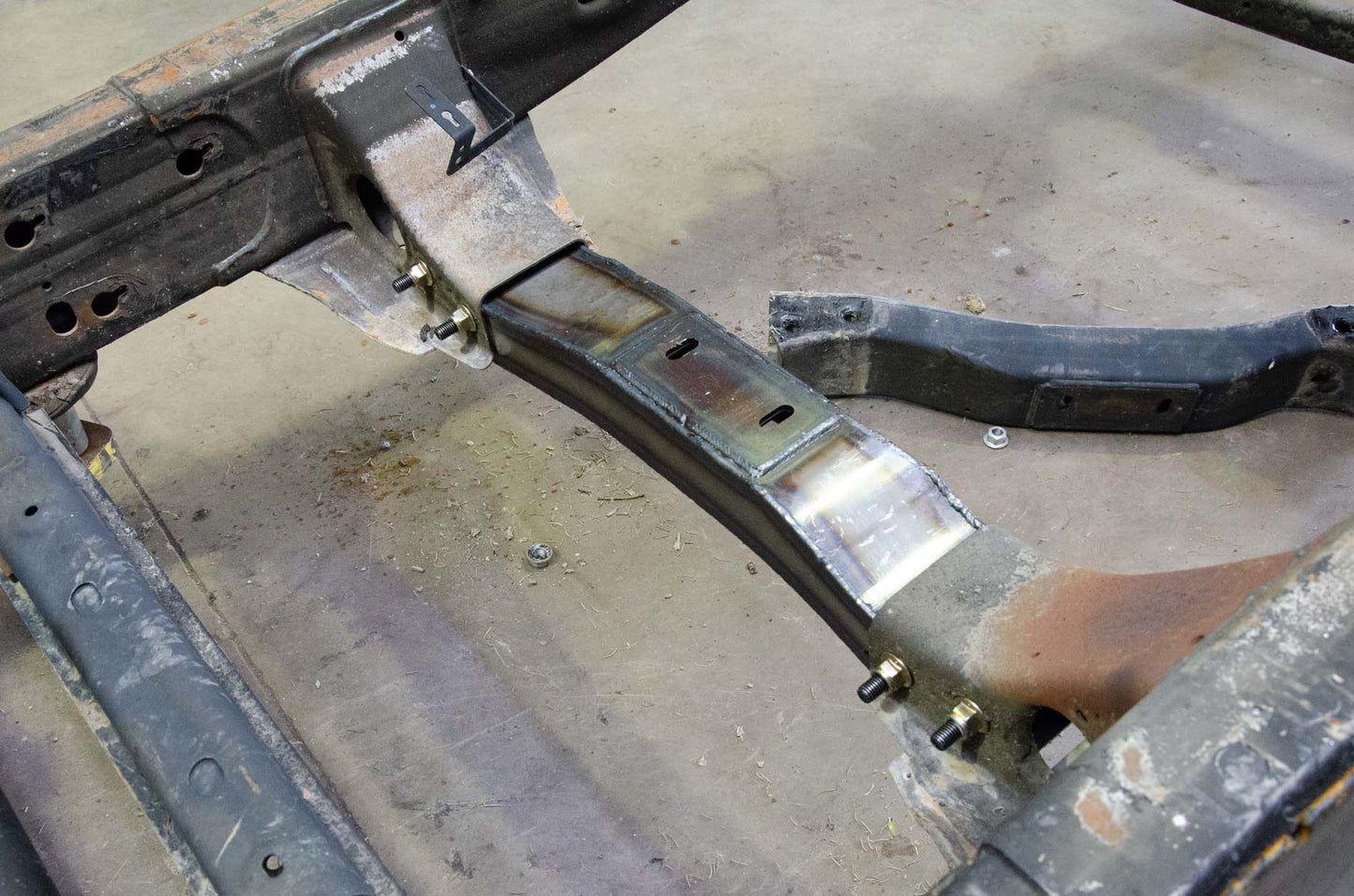 11-19 Chevy/GMC 2500HD Crew Cab 6.5 Foot Bed Transmission Crossmember Rust Buster Frameworks-5