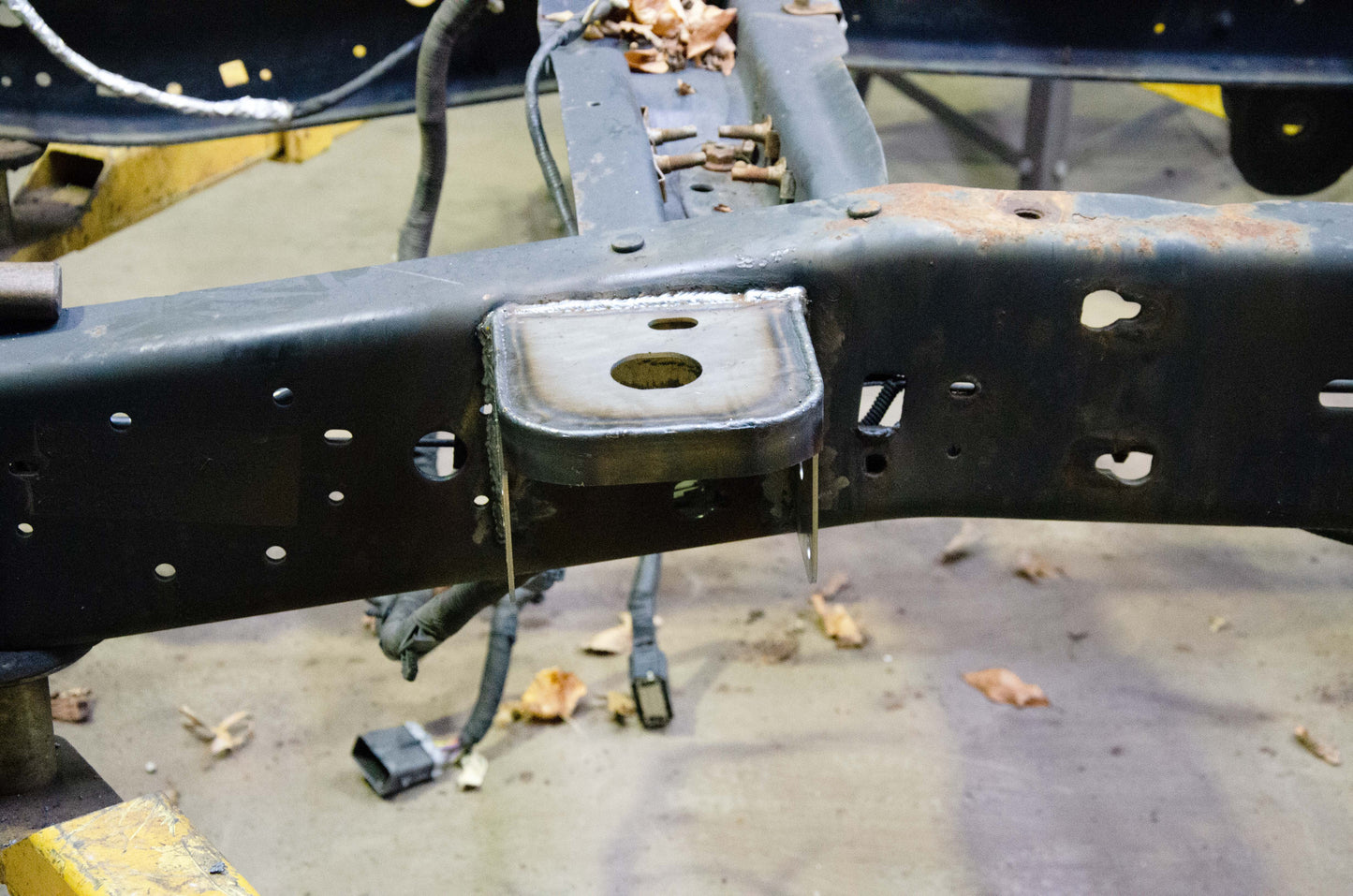Rear Cab Mount For Ford F-250/ F-350 Super Duty Rust Buster Frameworks-6