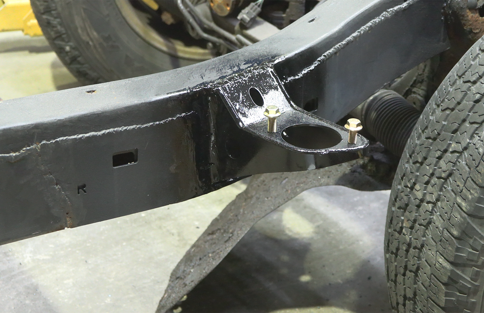 Front Frame Body Mount Bracket Passenger Side For 1996-2002 Toyota 4 Runner Rust Buster Frameworks-2