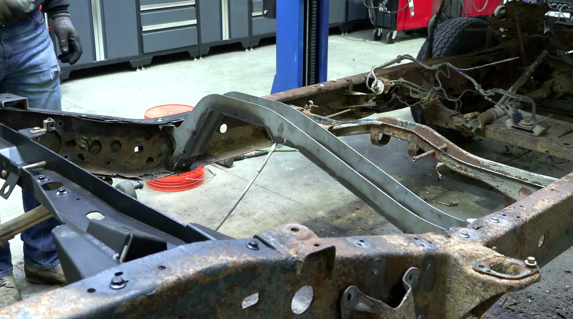 Rust Buster Frameworks Forward Fuel Tank Crossmember For 2000-2006 Toyota Tundra Rust Buster Frameworks