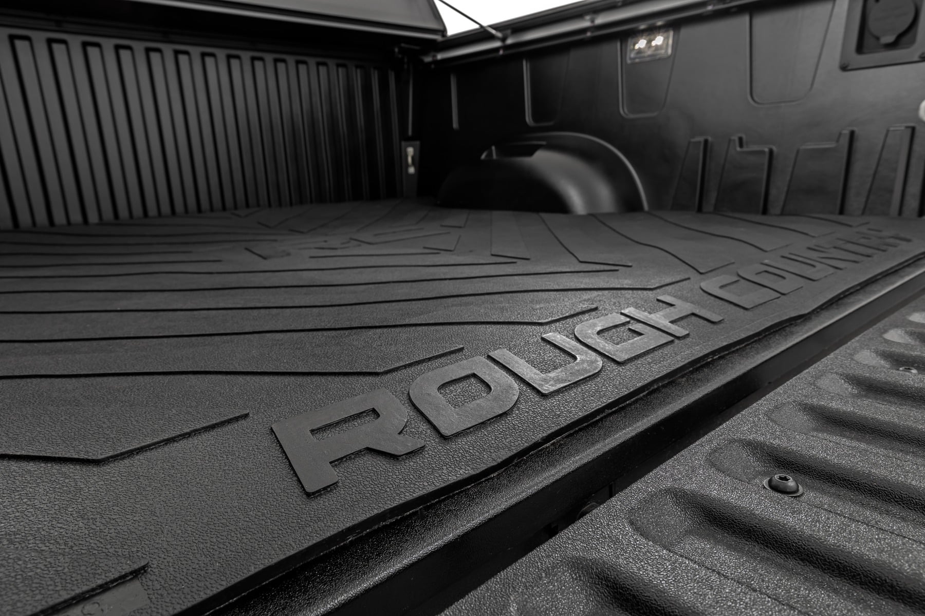Bed Mat 5 Foot 7 Inch Bed RC Logo Toyota Tundra 2WD/4WD (2022-2026) Rough Country-2