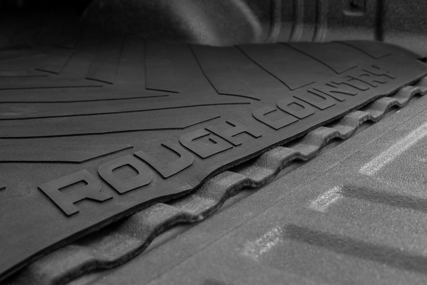 Bed Mat 5 Foot Bed RC Logo Chevy/GMC Canyon/Colorado 2WD/4WD (2015-2022) Rough Country-2