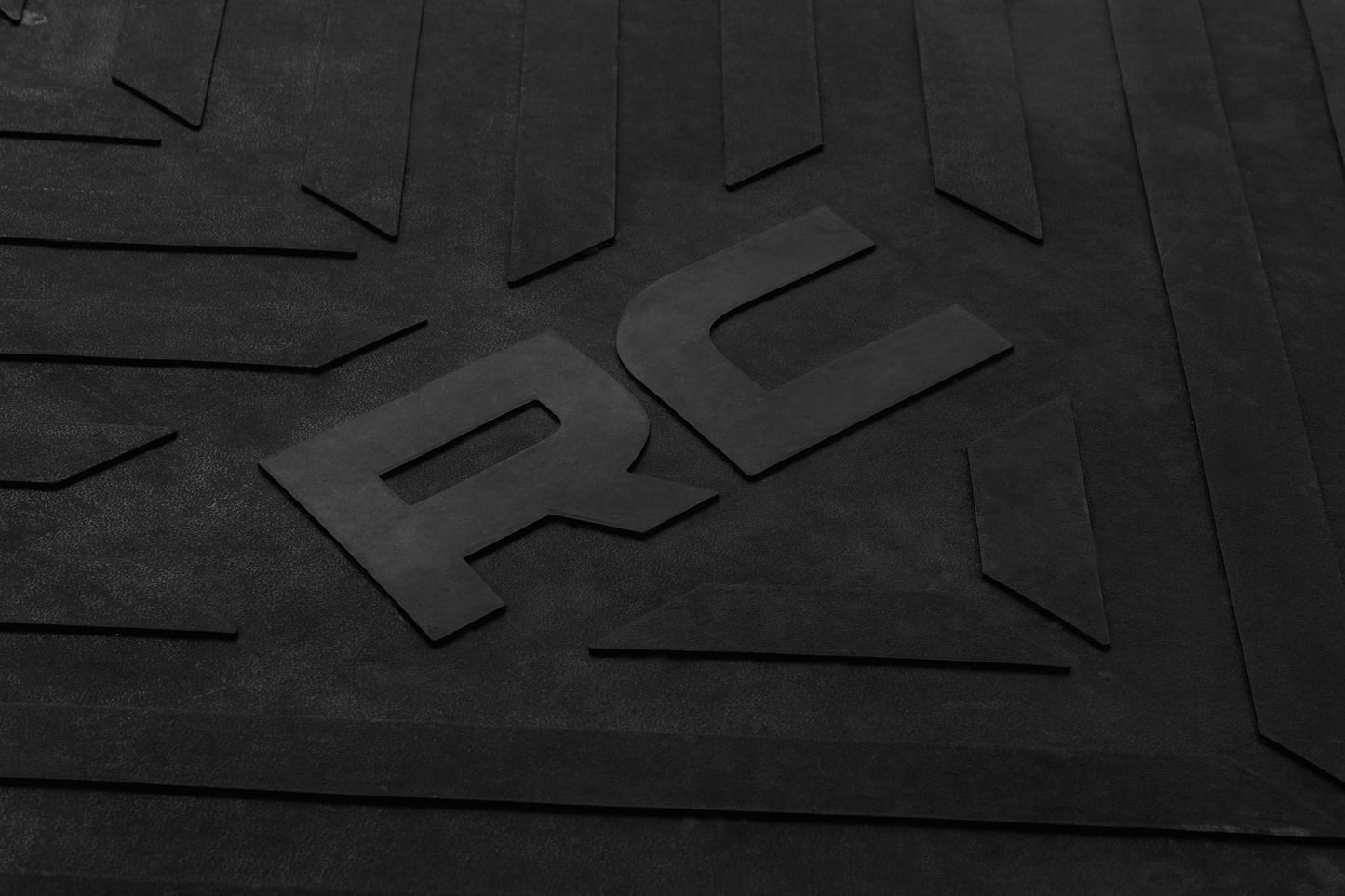 Bed Mat 6 Foot 9 Inch Bed RC Logo Chevy/GMC Silverado/Sierra 2500HD/3500HD (20-26) Rough Country-3