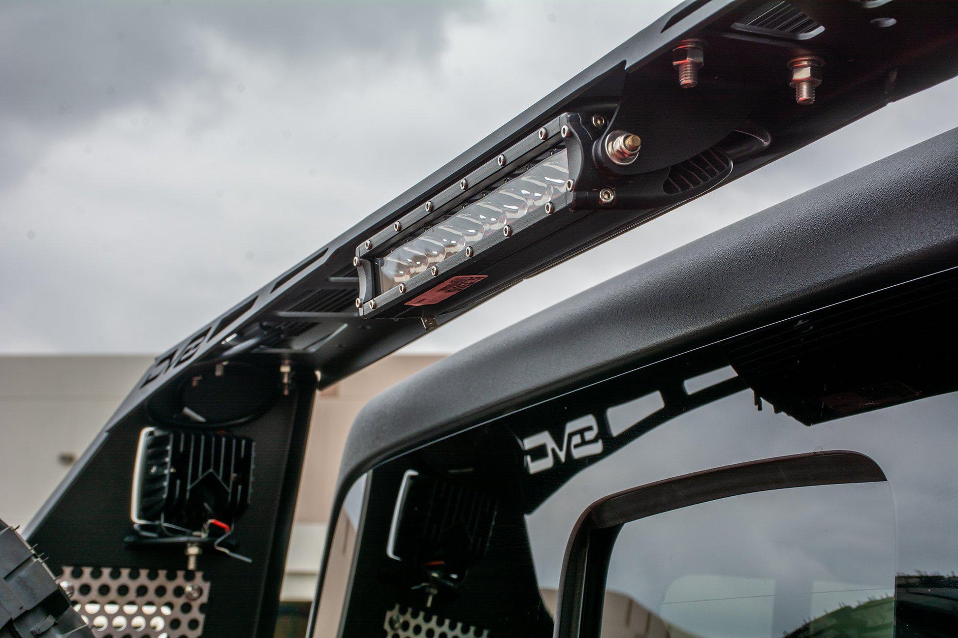 2020 2025 Jeep Gladiator JT Chase Rack DV8 Offroad-1
