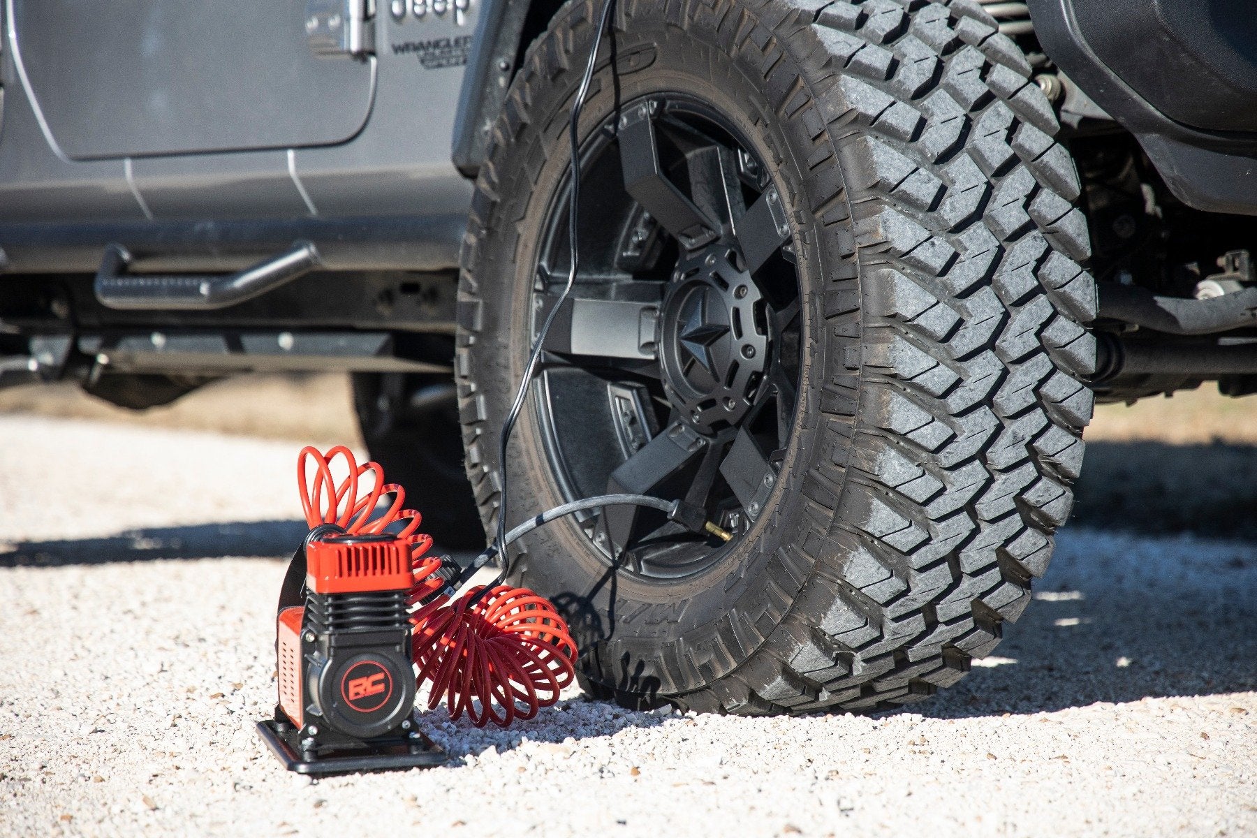 Air Compressor w/Carrying Case Rough Country-8