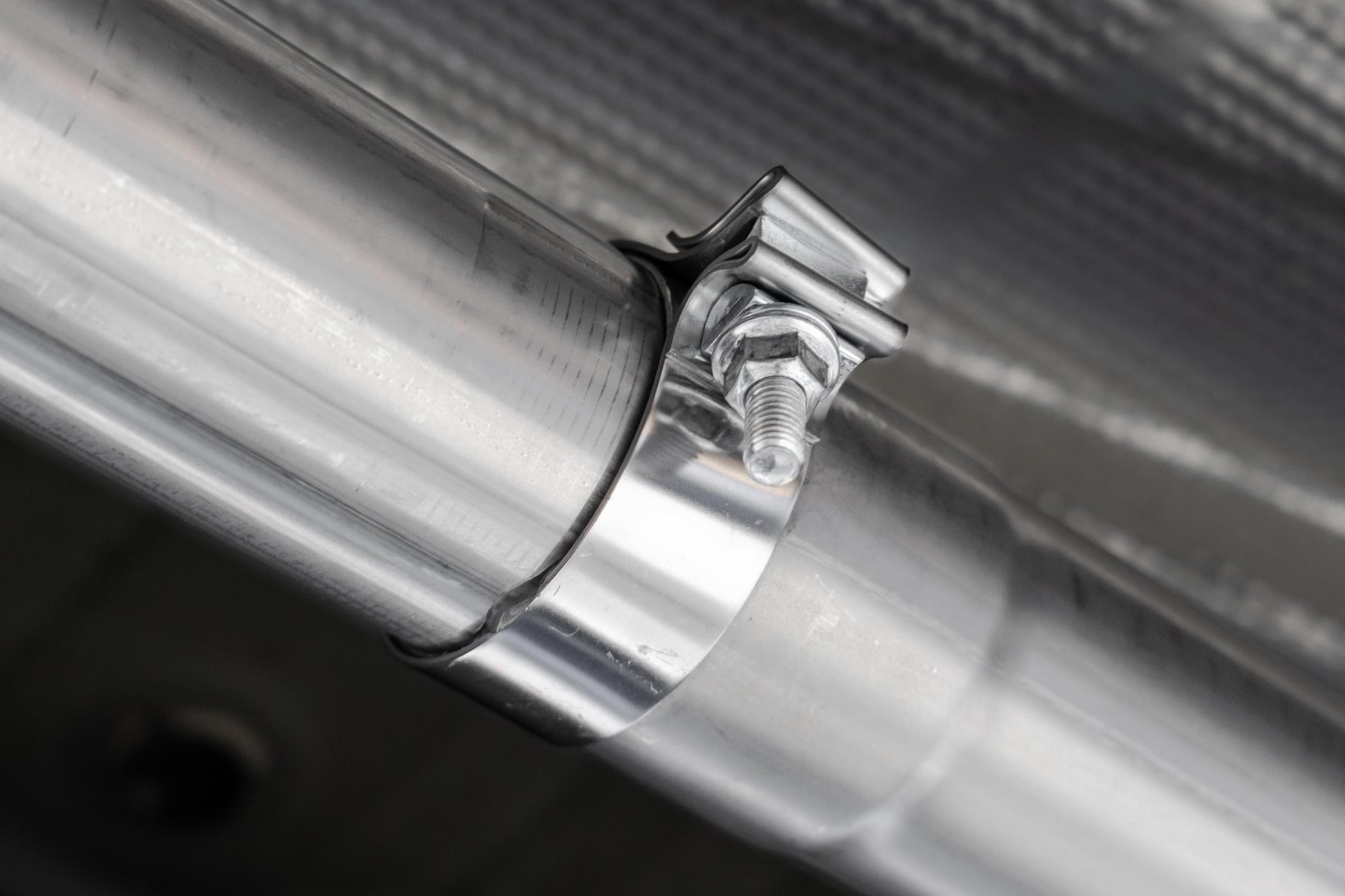 3.0 inch Cat-Back 2.5 inch Dual Split Rear Quad Carbon Fiber Tips 4.0 inch OD Dual Out 19-up Silverado/Sierra 1500 MBRP-3