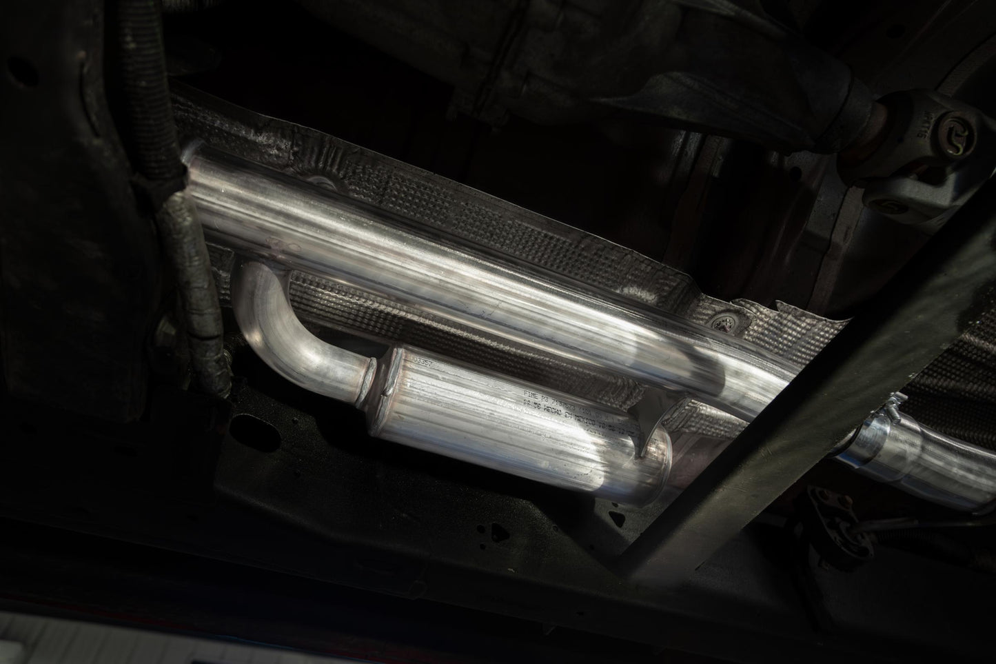 2019-up Silverado/Sierra 1500 2.7L Armor Lite Aluminized Steel 3 Inch Cat-Back, 2.5 Inch Dual Split Rear Exit MBRP-14