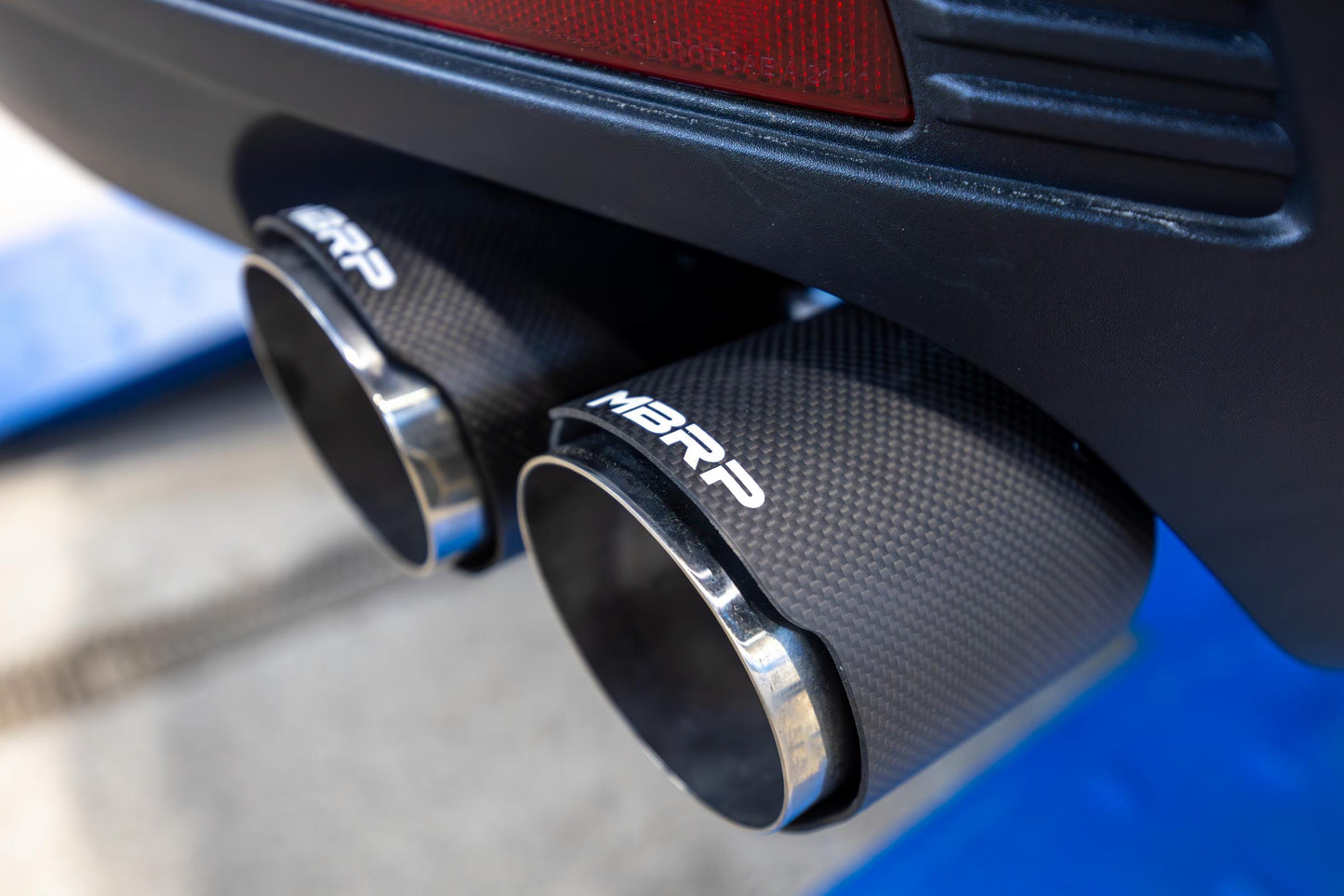 21-Present Chevrolet/GMC Tahoe/Yukon 3 Inch Cat Back Dual Split Rear Exhaust System, Armor Pro T304SS with Quad Carbon Fiber Tips MBRP-7