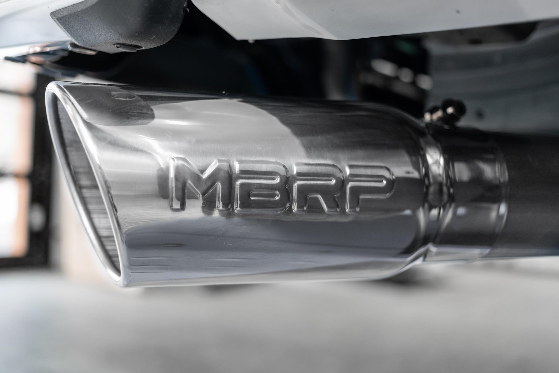 Silverado/Sierra 4 Inch Cat Back Exhaust System Single Side Exit 20-20 Silverado/Sierra 2500/3500 HD 6.6L V8 MBRP-13