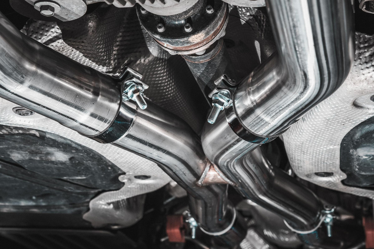 2018-Up Dodge Durango SRT SRT Hellcat 6.2L/6.4L Armor Pro T304 Stainless Steel 3 Inch Cat-Back Dual Rear Exit with Carbon Fiber Tips MBRP-5