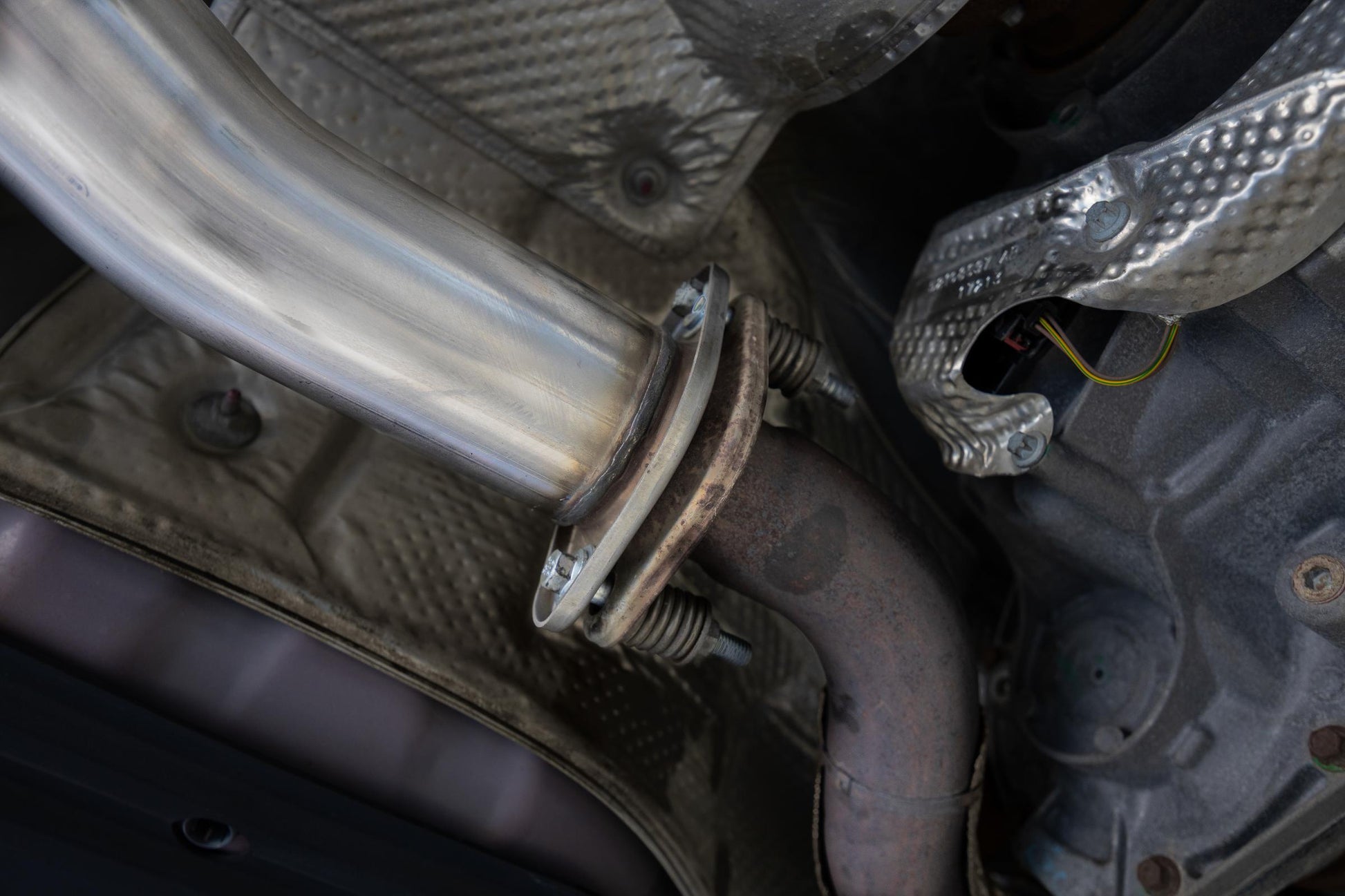 11-Present Dodge Durango 5.7L, Armor Pro 3-Inch Cat-Back Dual Split Rear with CF Tips, Street Profile MBRP-8