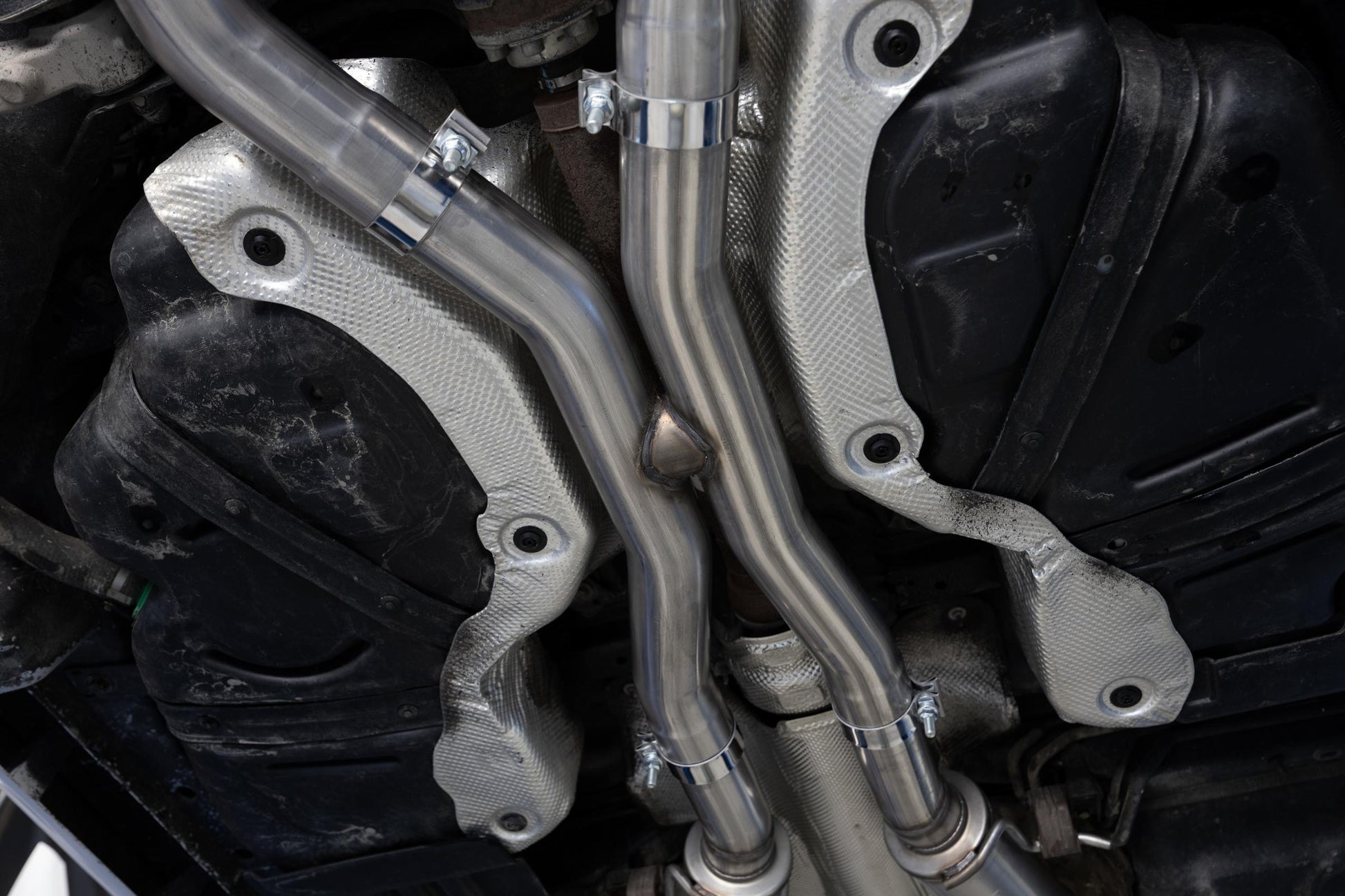 11-Present Dodge Durango 3.6L, Armor Lite 3-Inch Cat-Back Dual Split Rear, Street Profile MBRP-10