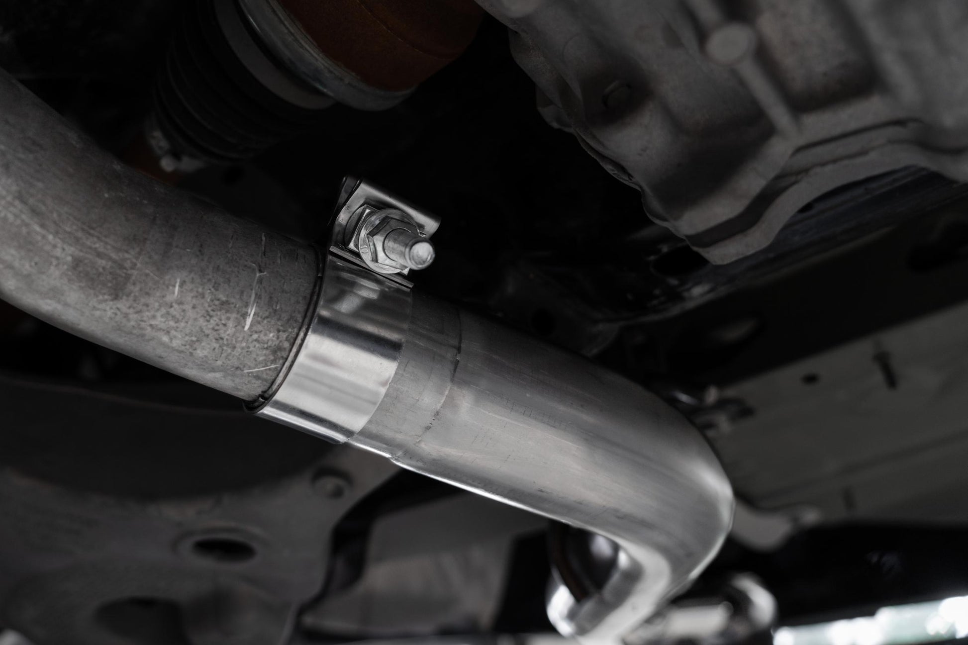 Axle-Back 2.5 inch Dual Rear Quad Tips 20-Up Explorer/Aviator MBRP-1