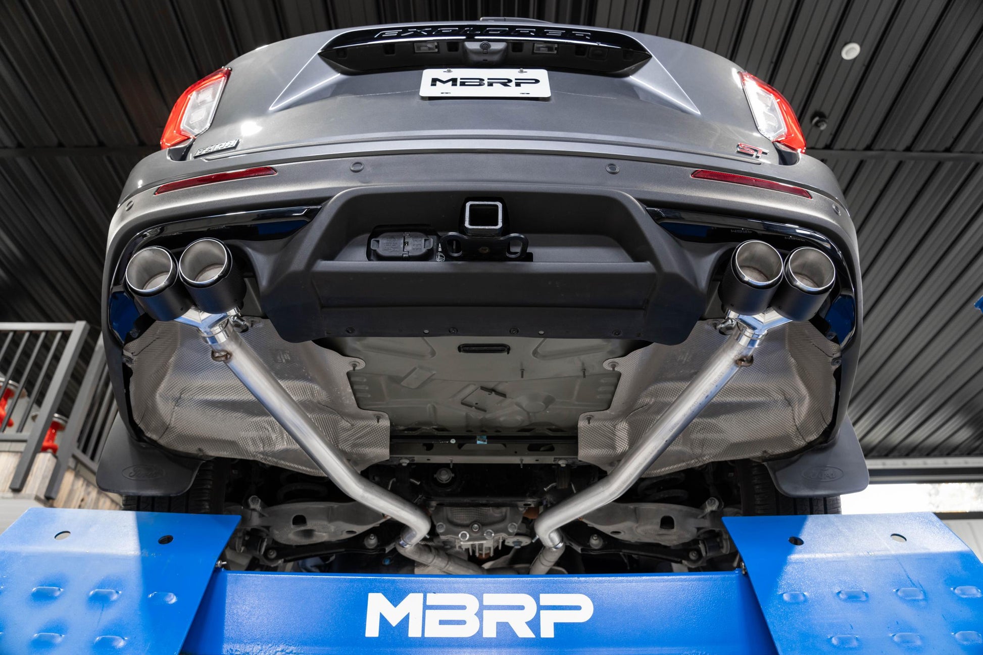 Axle-Back 2.5 inch Dual Rear Quad Tips 20-Up Explorer/Aviator MBRP-4