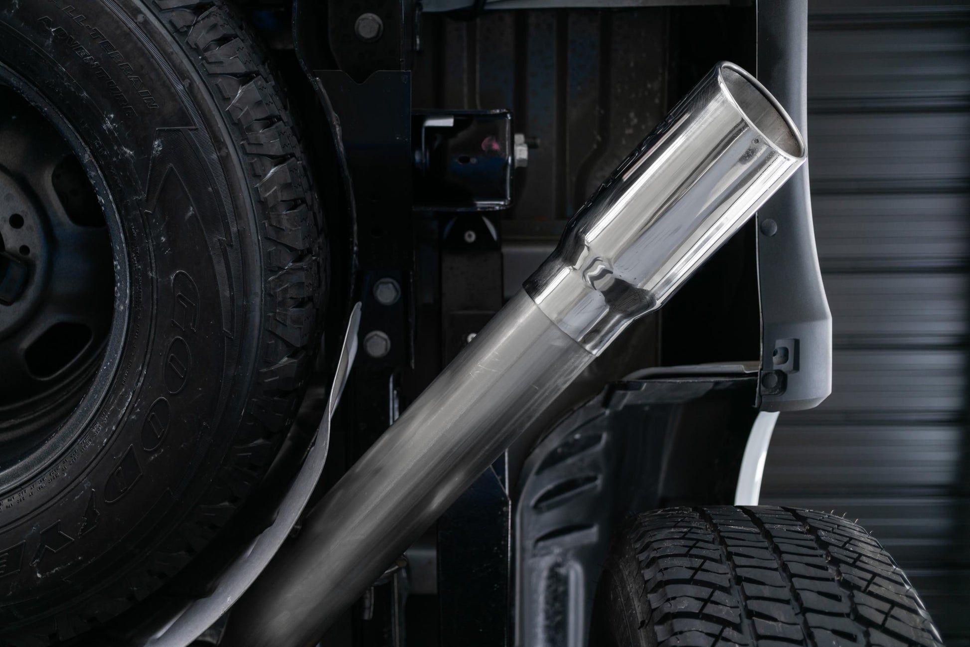 Ford 4 Inch Exhaust Resonator Back Single Side For 17-20 Ford F250/F350 MBRP-13