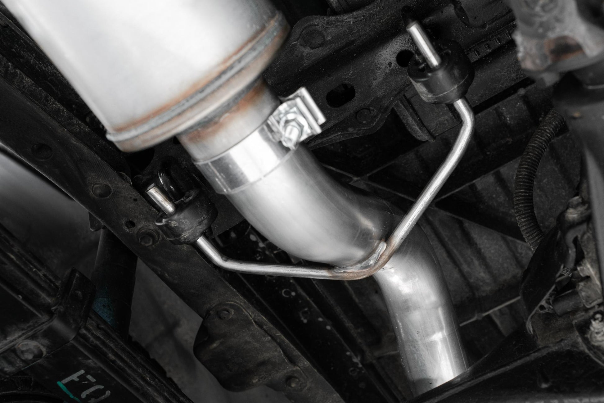 Toyota 3 Inch Cat Back Exhaust System For 16-20 Toyota Tacoma 3.5L Single Side Exit MBRP-30