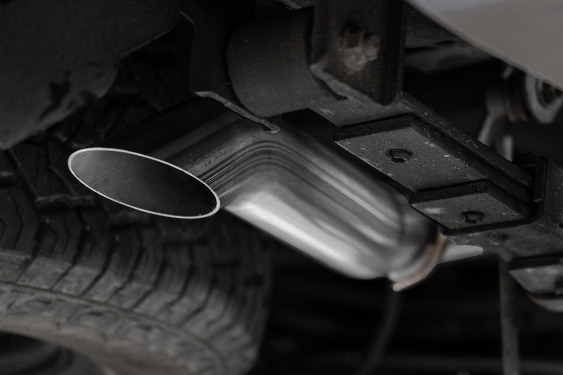 2022-Up Nissan Frontier 3.8L Turn Down Aluminized Steel 2.5 Inch Cat-Back 3 Inch Single High Clearance Rear Exit Armor Lite Series MBRP-6