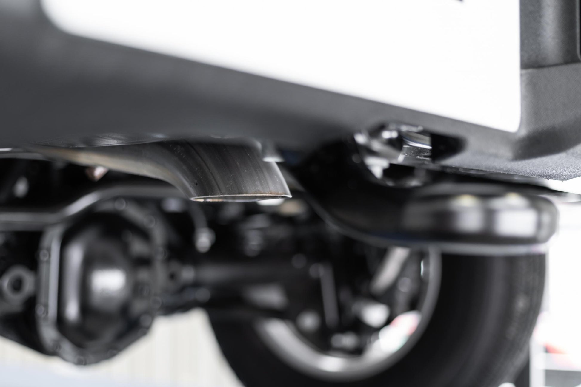 Jeep JL Cat Back Exhaust System Single Rear Exit Armor Pro Series For 18-Up Wrangler JL 2/4 Door MBRP-11