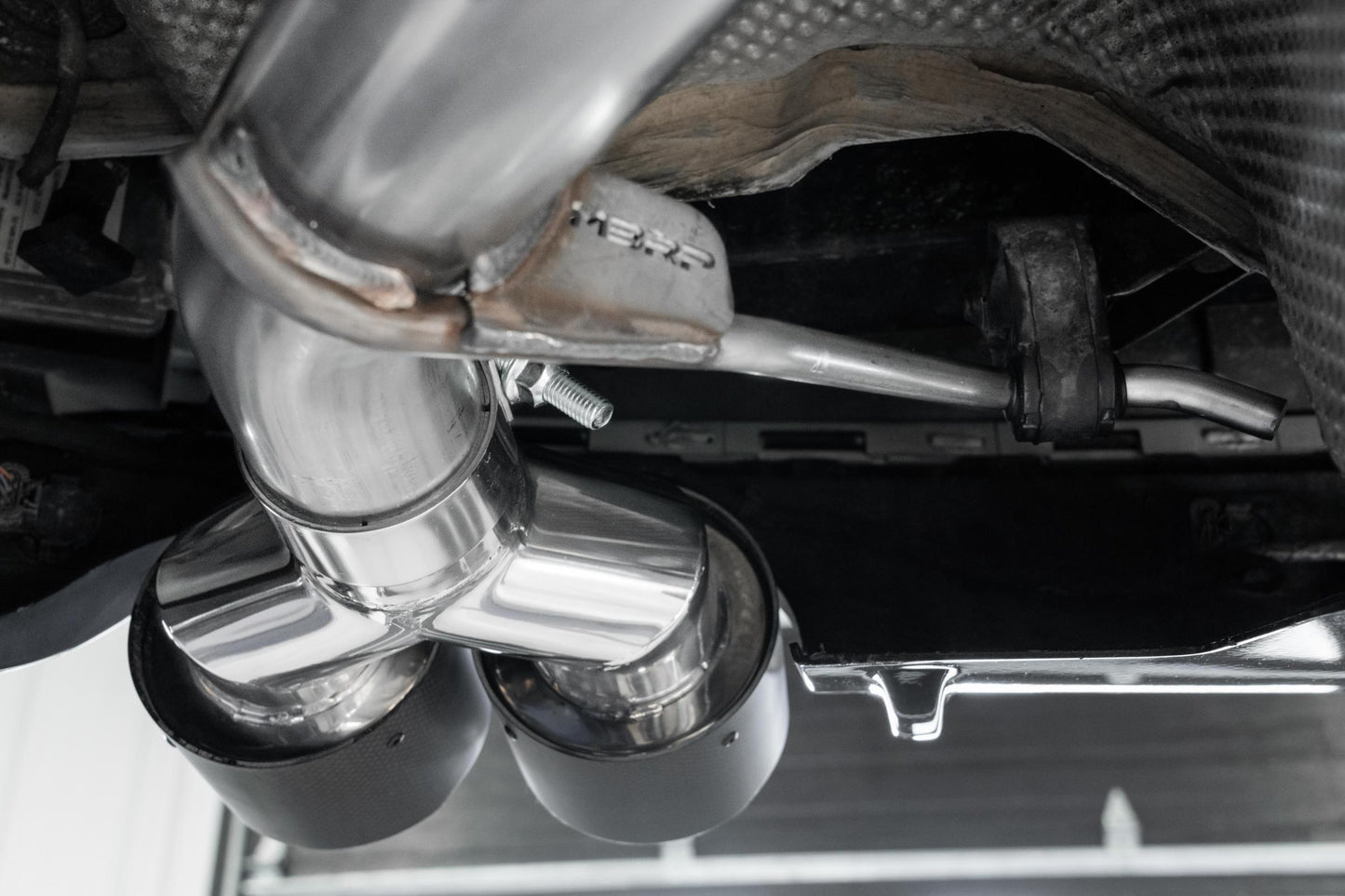 2014-2017 Audi SQ5 3.0T 2.5 Inch Axle-Back Dual Rear Exit T304 Stainless Steel with Quad Carbon Fiber Tips MBRP-4