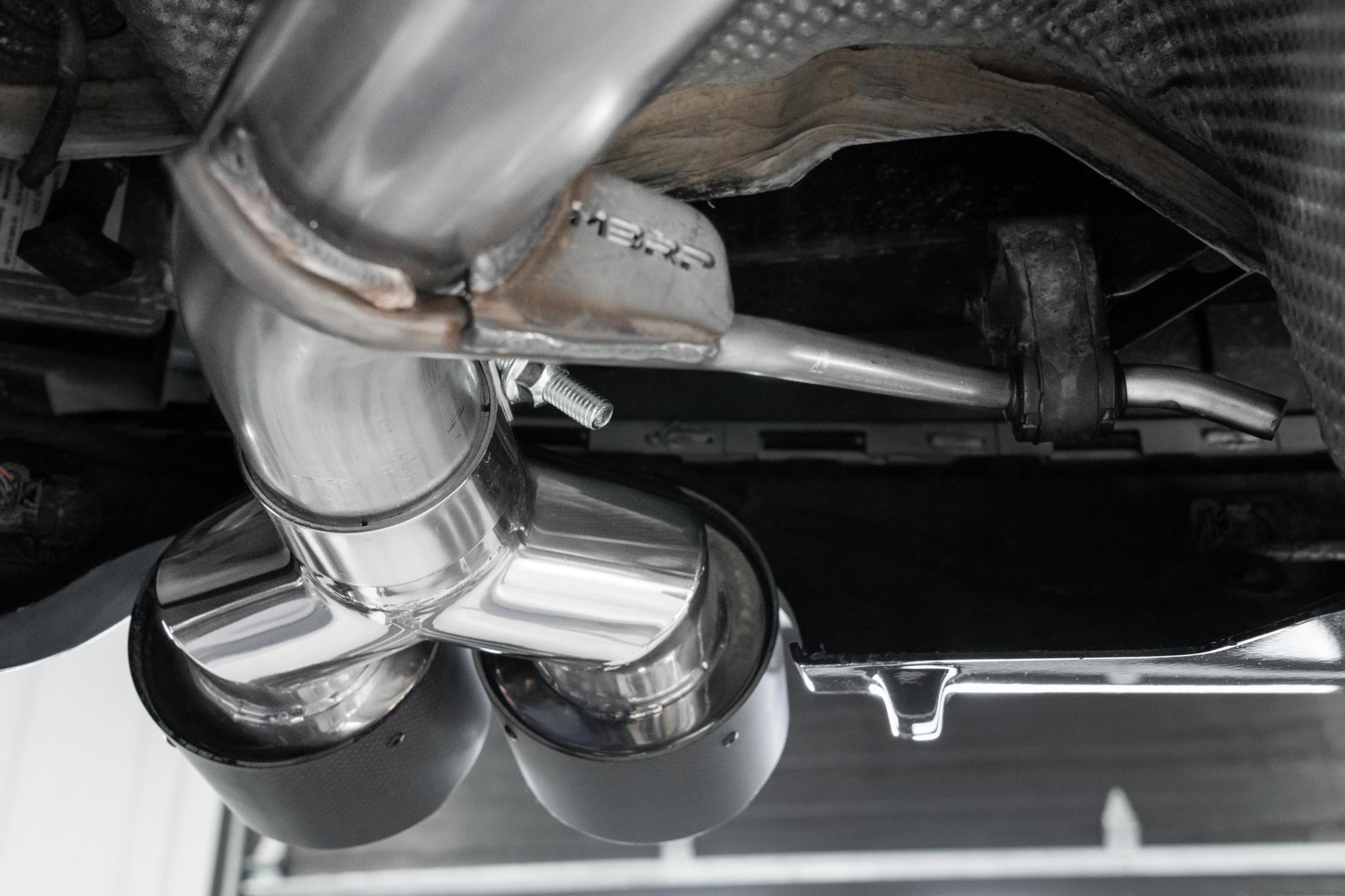 2014-2017 Audi SQ5 3.0T 2.5 Inch Axle-Back Dual Rear Exit T304 Stainless Steel with Quad Carbon Fiber Tips MBRP-4
