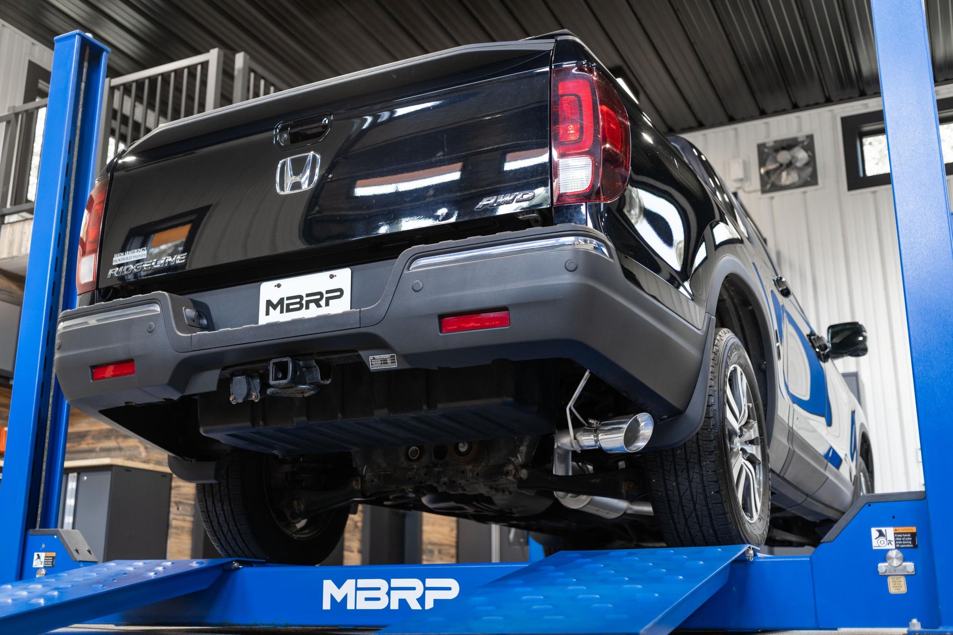 2.5 inch Cat-Back Single Side 17-20 Honda Ridgeline Aluminized Steel MBRP-8