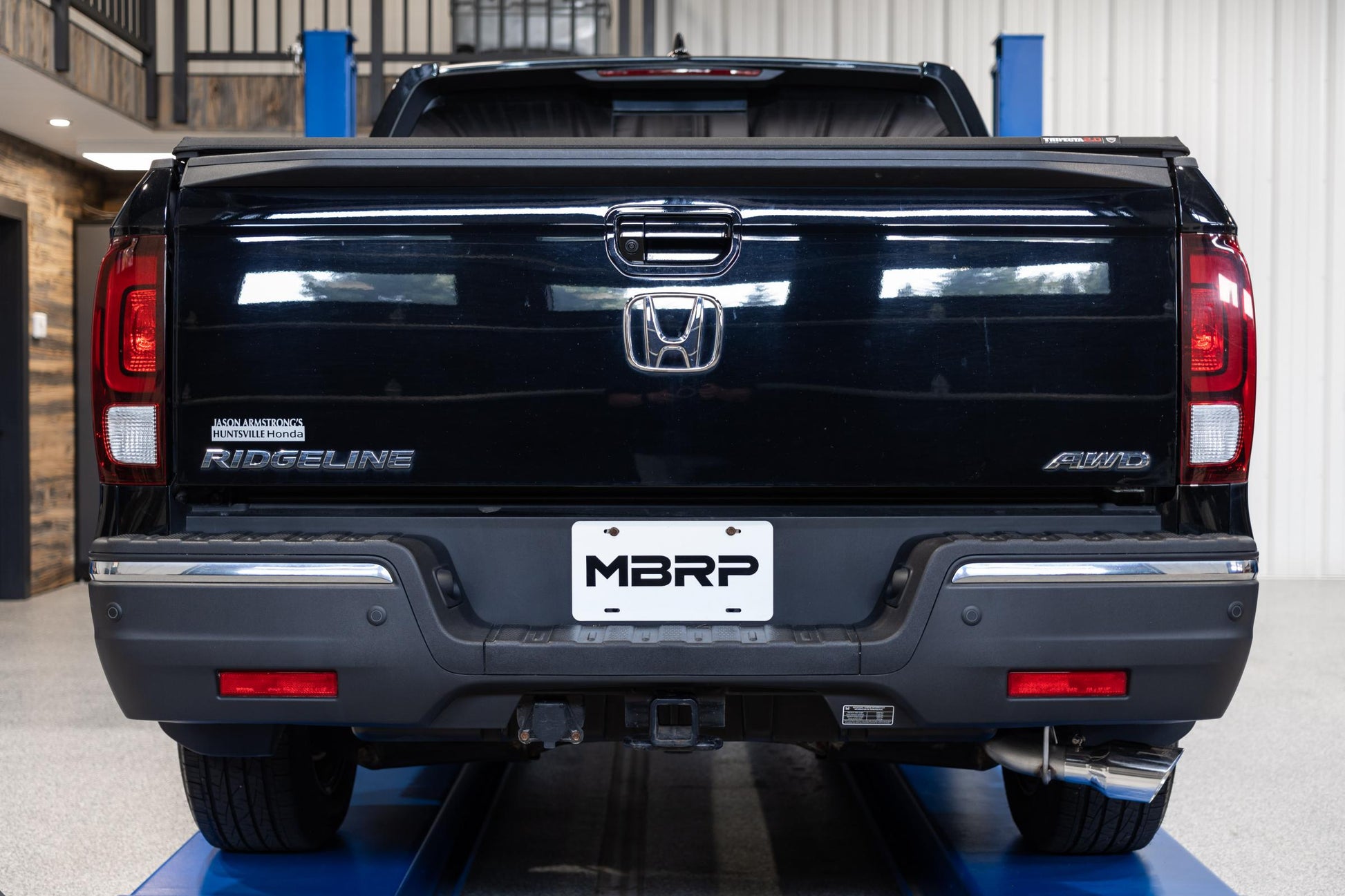 2.5 inch Cat-Back Single Side 17-20 Honda Ridgeline Aluminized Steel MBRP-9