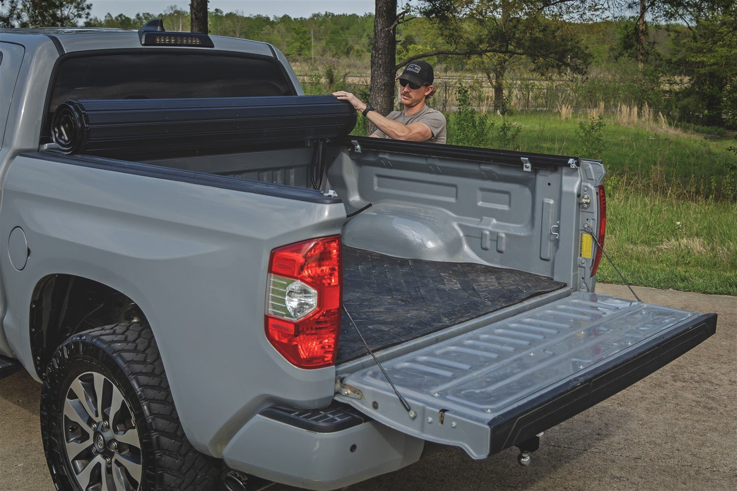 Rough Country Hard Roll Up Bed Cover for 07-21 Toyota Tundra w/5'7" Bed 50514550