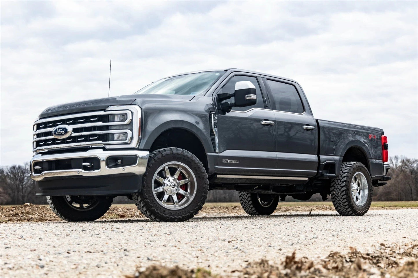 2 Inch Leveling Kit | Track Bar Bracket | Ford F-250/F-350 Super Duty (17-24) Rough Country