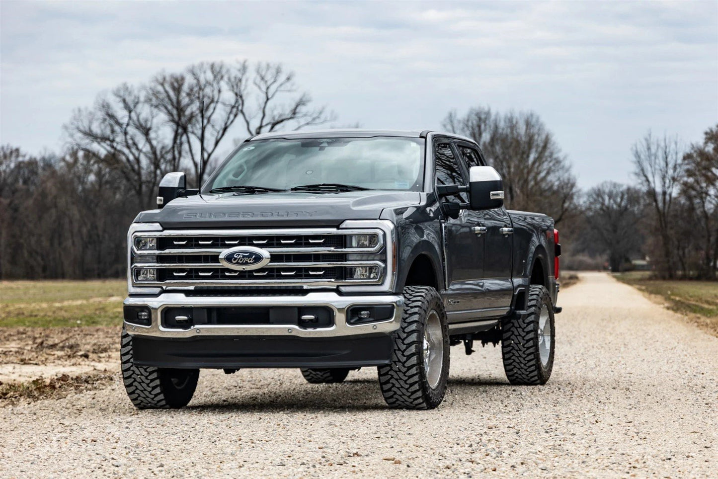 2 Inch Leveling Kit | Track Bar Bracket | Ford F-250/F-350 Super Duty (17-24) Rough Country