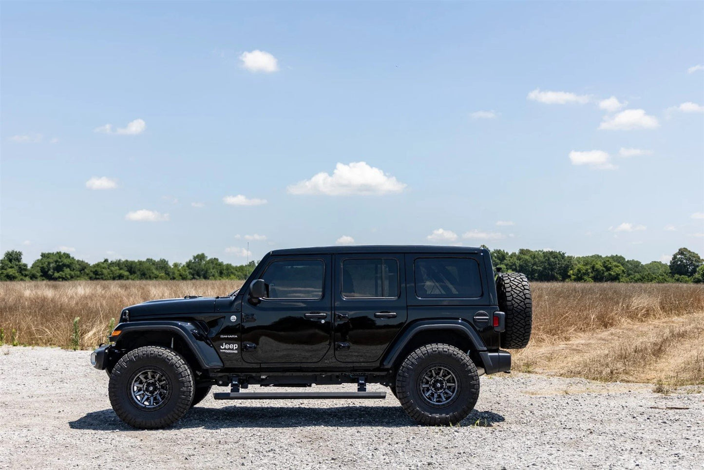 2.5 Inch Lift Kit | Coils | M1 | Jeep Wrangler Unlimited 4WD (2024) Rough Country
